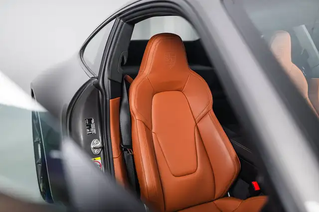 Porsche 911 view 14