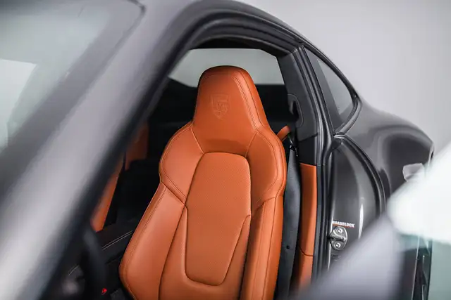 Porsche 911 view 10