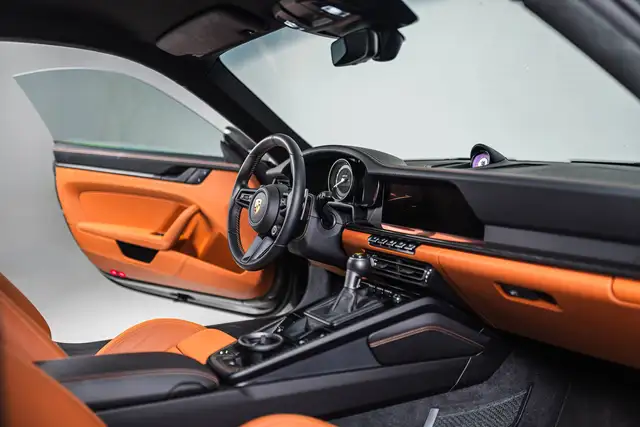 Porsche 911 view 15