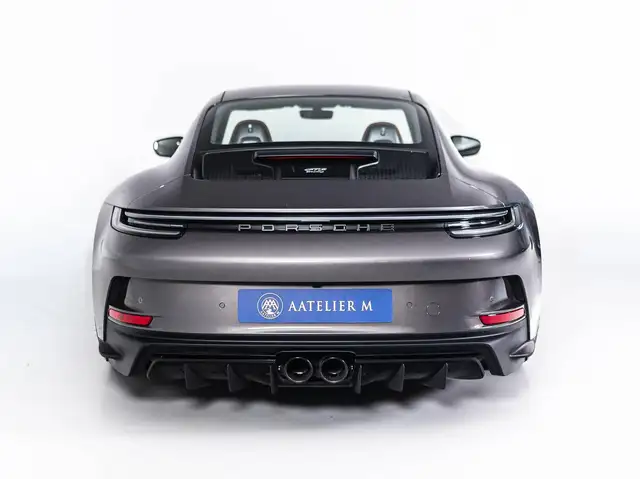 Porsche 911 view 3