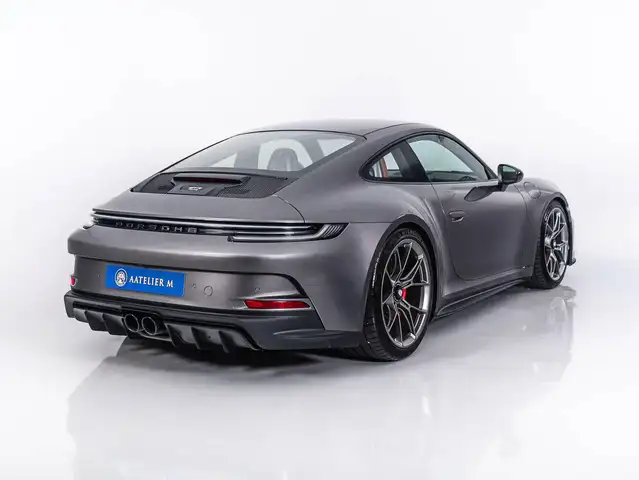 Porsche 911 view 2