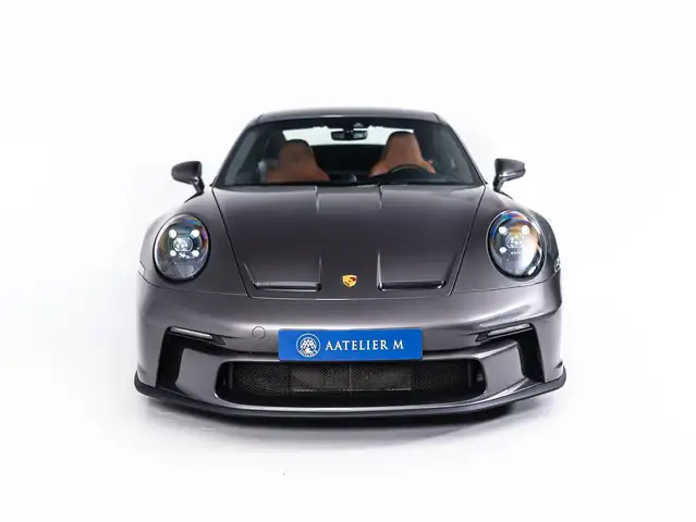 Porsche 911 view 4