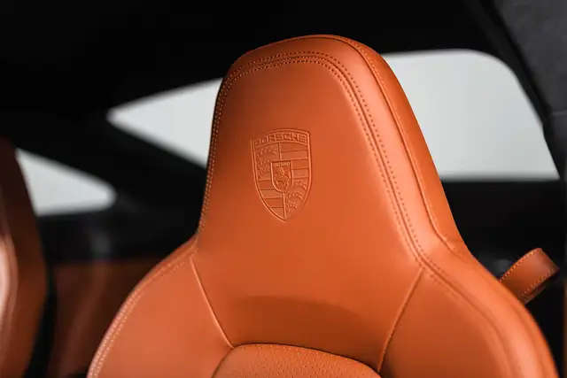 Porsche 911 view 13