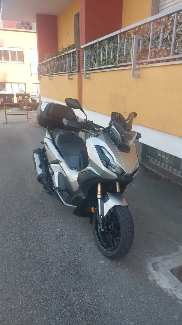 Honda ADV 350 Argento - 1