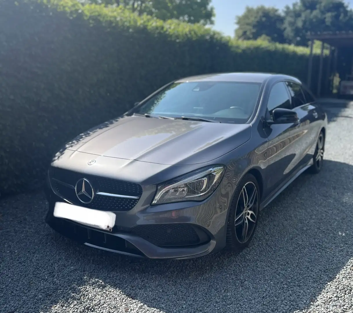 Mercedes-Benz CLA 200 Shooting Brake AMG Line - 2