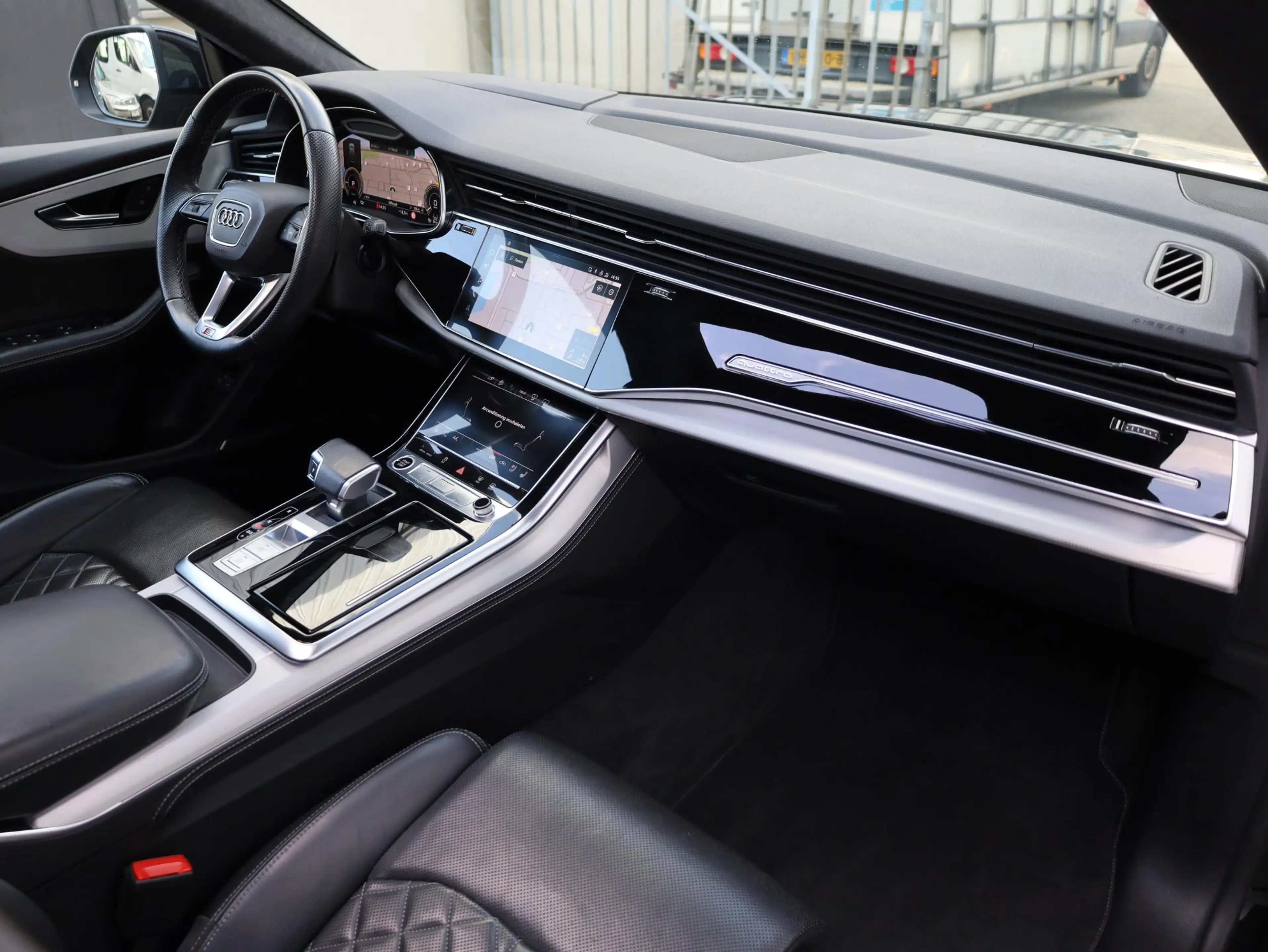 Audi Q8 60 TFSI e quattro Pro Line S Competition Panodak | — photo 39