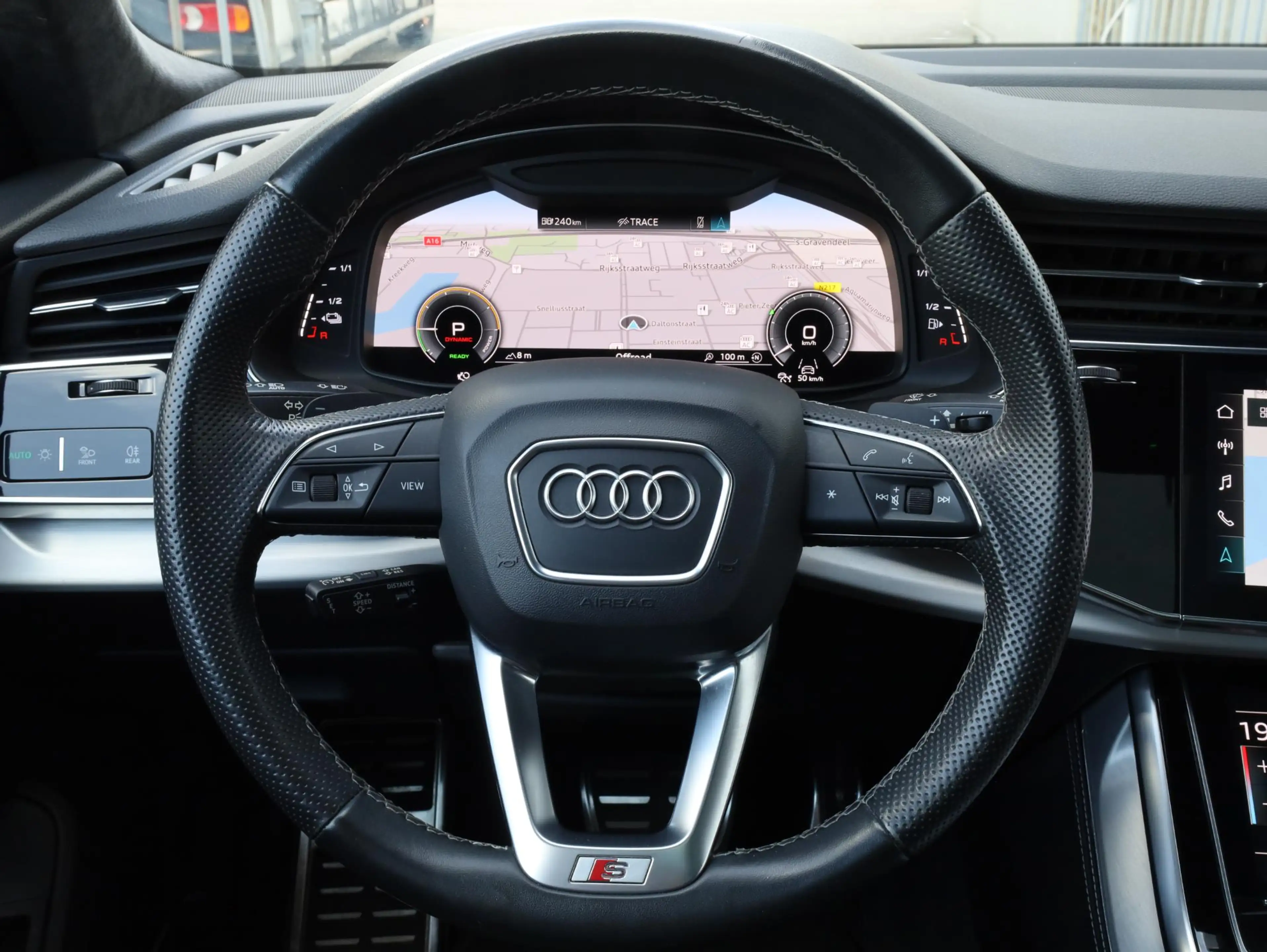 Audi Q8 60 TFSI e quattro Pro Line S Competition Panodak | — photo 10