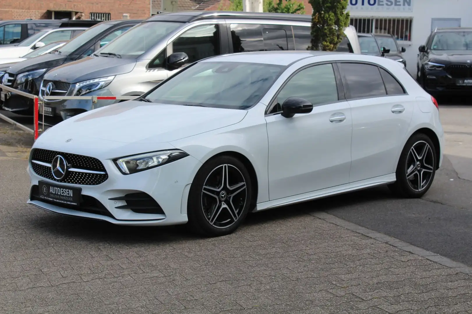 Mercedes-Benz A 200 A200 AMG-LINE+AMBIENTE+KAMERA+DISTRONIC+NIGHT Wit - 1