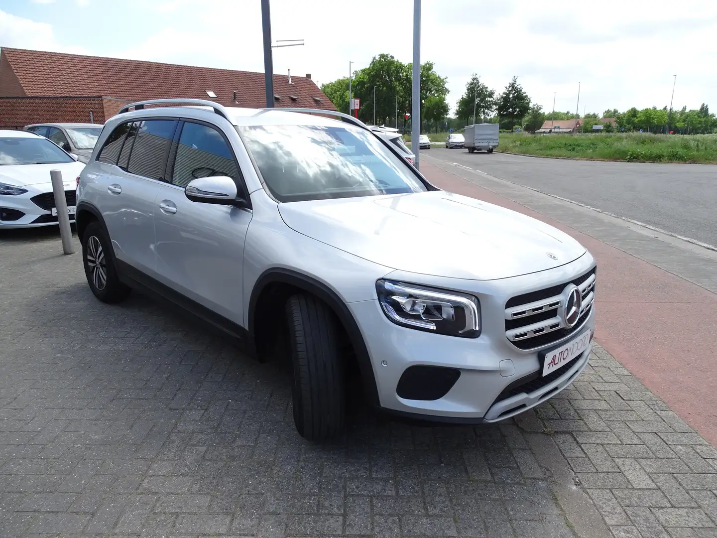 Mercedes-Benz GLB 200 Luxury Line Gris - 2