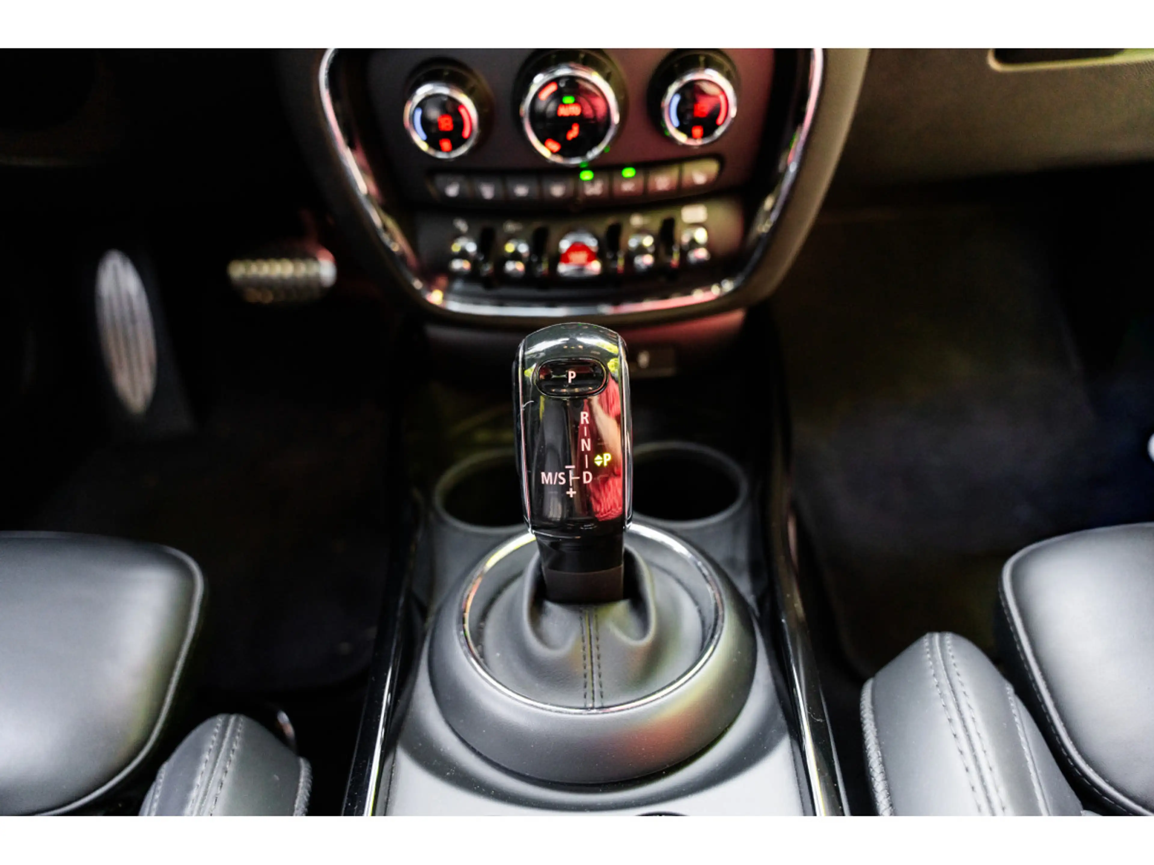 MINI John Cooper Works Clubman ALL4 - Edition Premium Plus - Toit ouvrant panoram — photo 12
