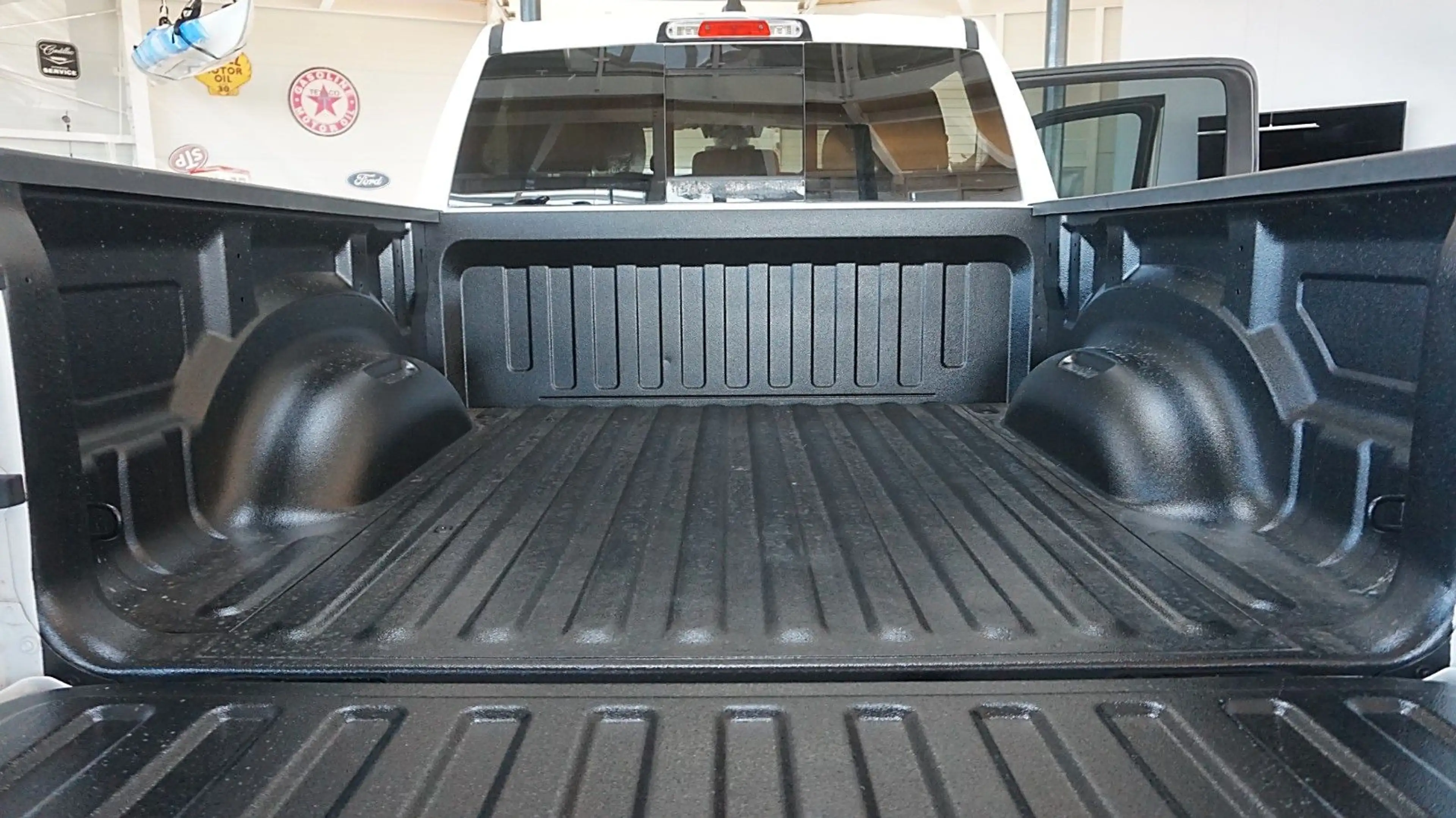 Dodge RAM 1500 HEMI V8eTorque*Crew-Cab*hoch-breit*AHK* — photo 10