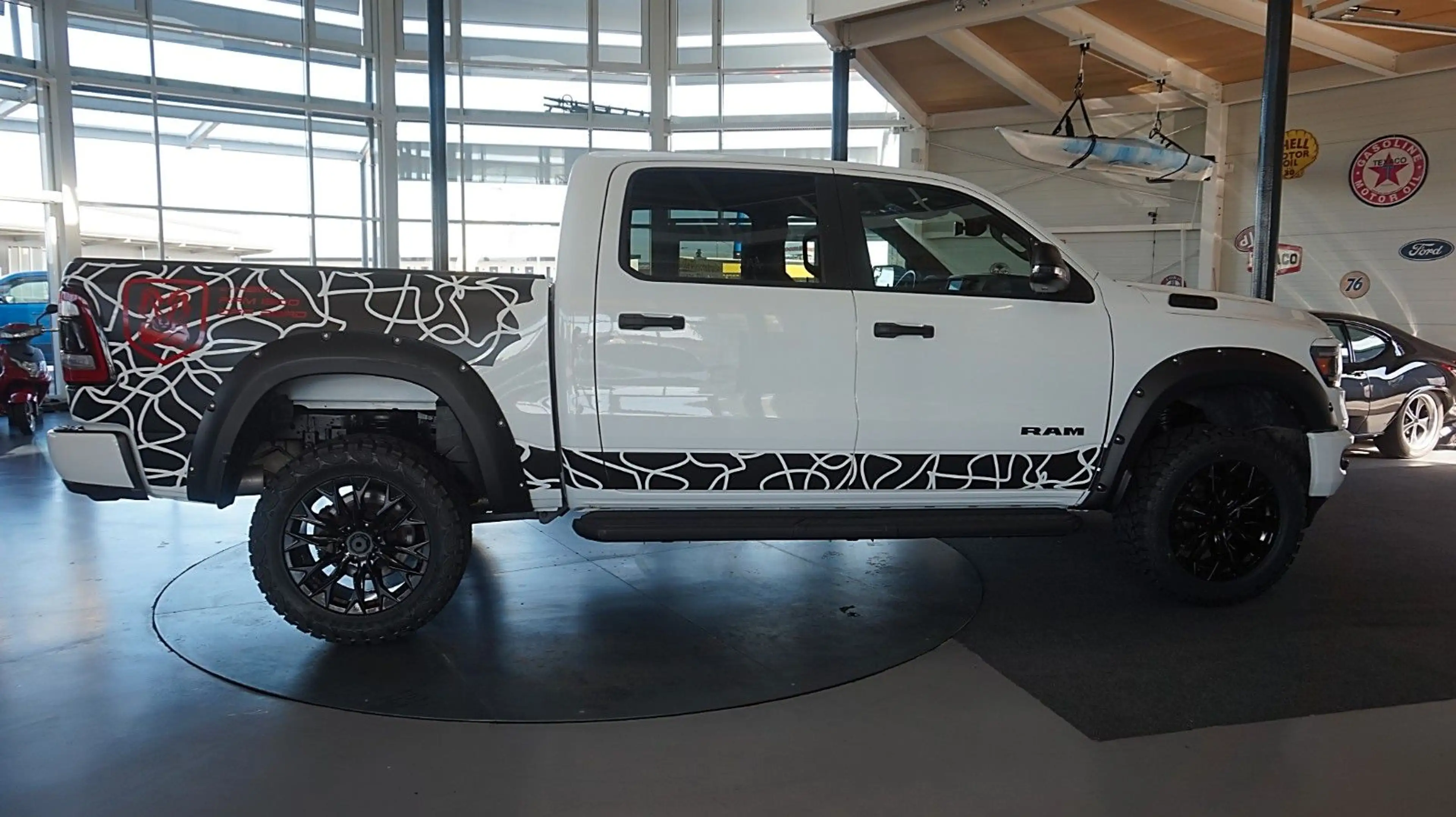 Dodge RAM 1500 HEMI V8eTorque*Crew-Cab*hoch-breit*AHK* — photo 5