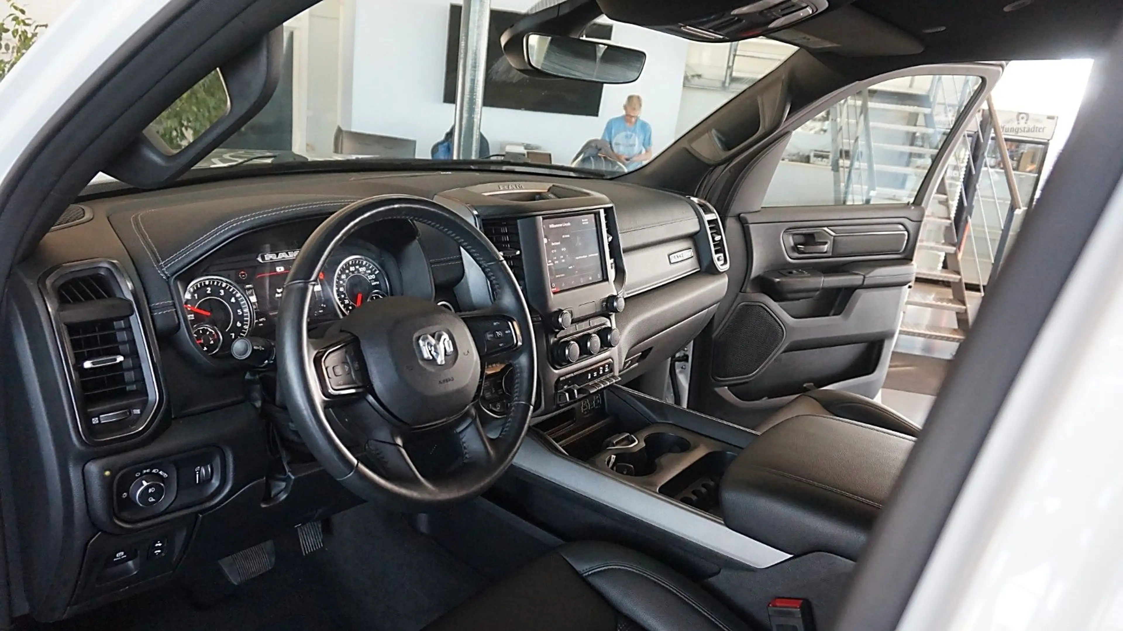 Dodge RAM 1500 HEMI V8eTorque*Crew-Cab*hoch-breit*AHK* — photo 11