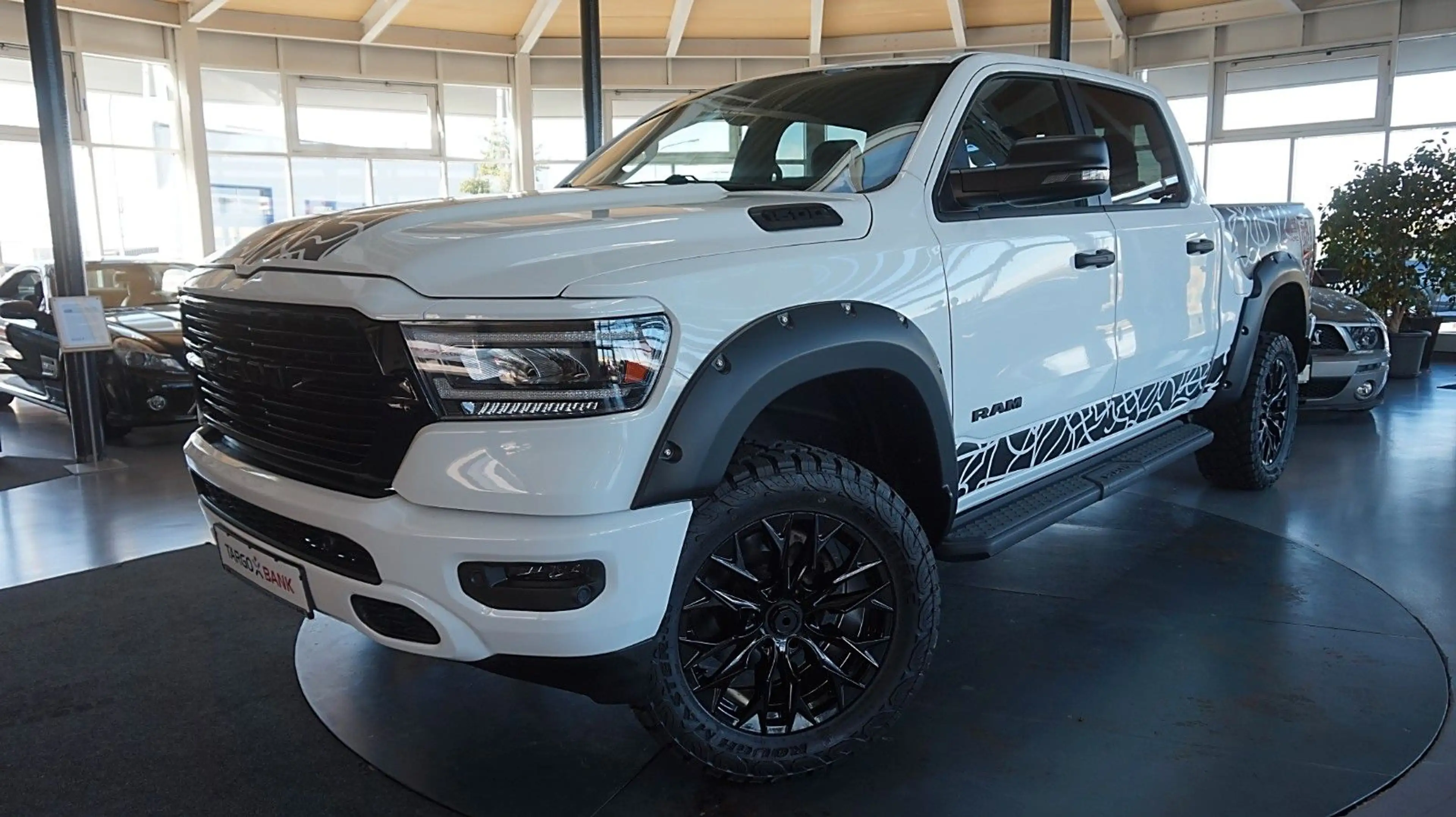Dodge RAM 1500 HEMI V8eTorque*Crew-Cab*hoch-breit*AHK*