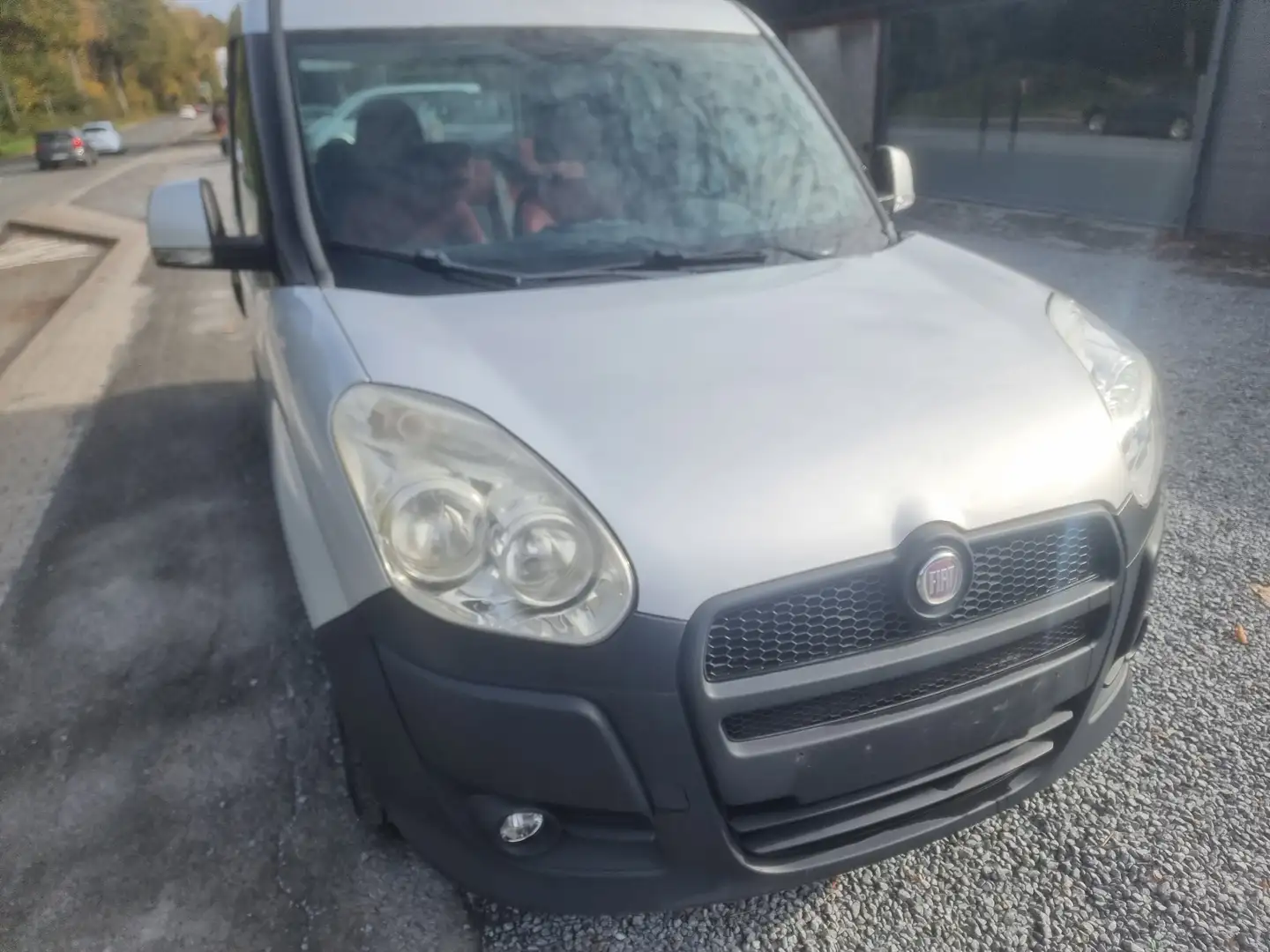 Fiat Doblo 1.4i Base Gris - 1