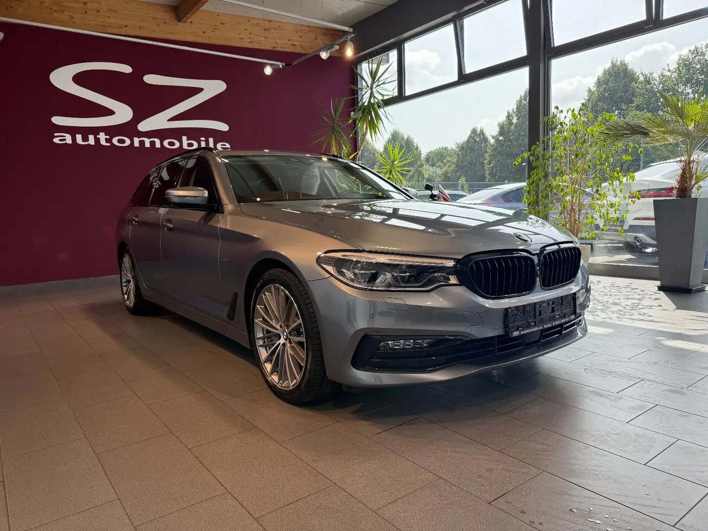 BMW 540 i *HUD*AHK*Kamera*Massage*LED* Modrá - 1