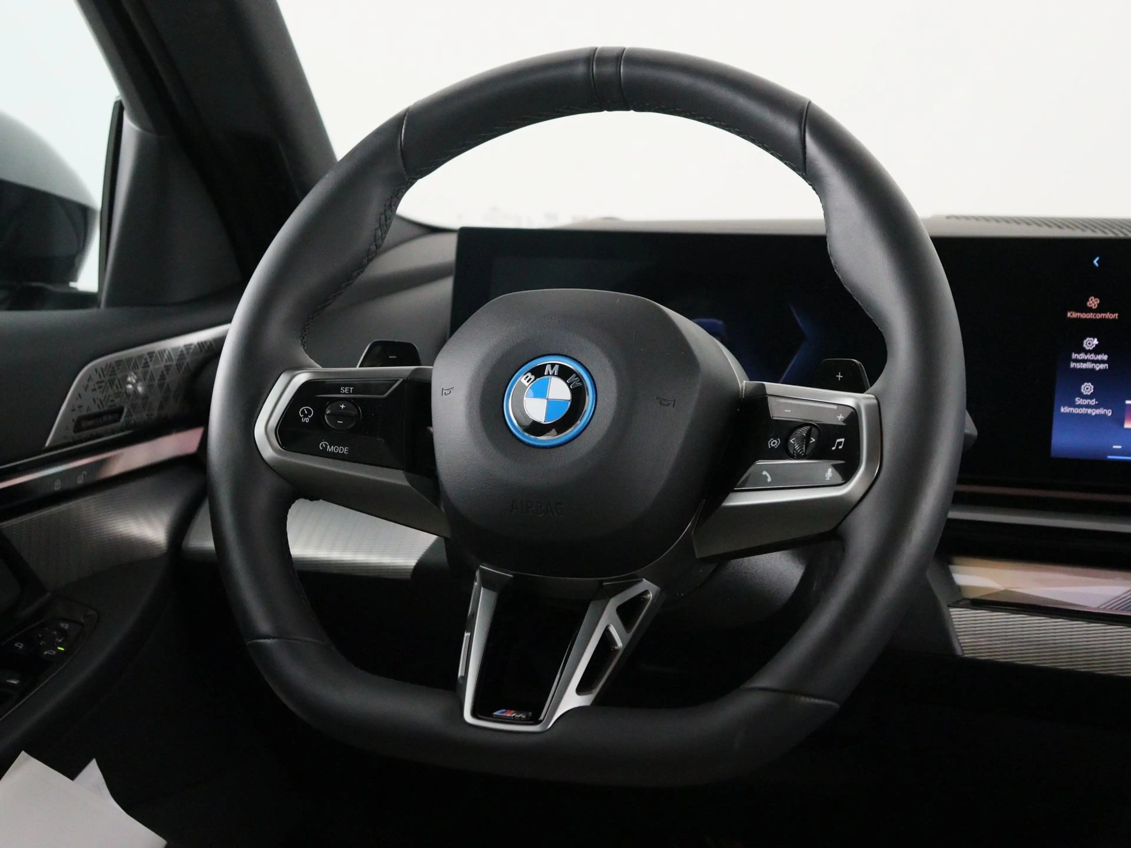 BMW 550 5 Serie 550e Touring xDrive — photo 2