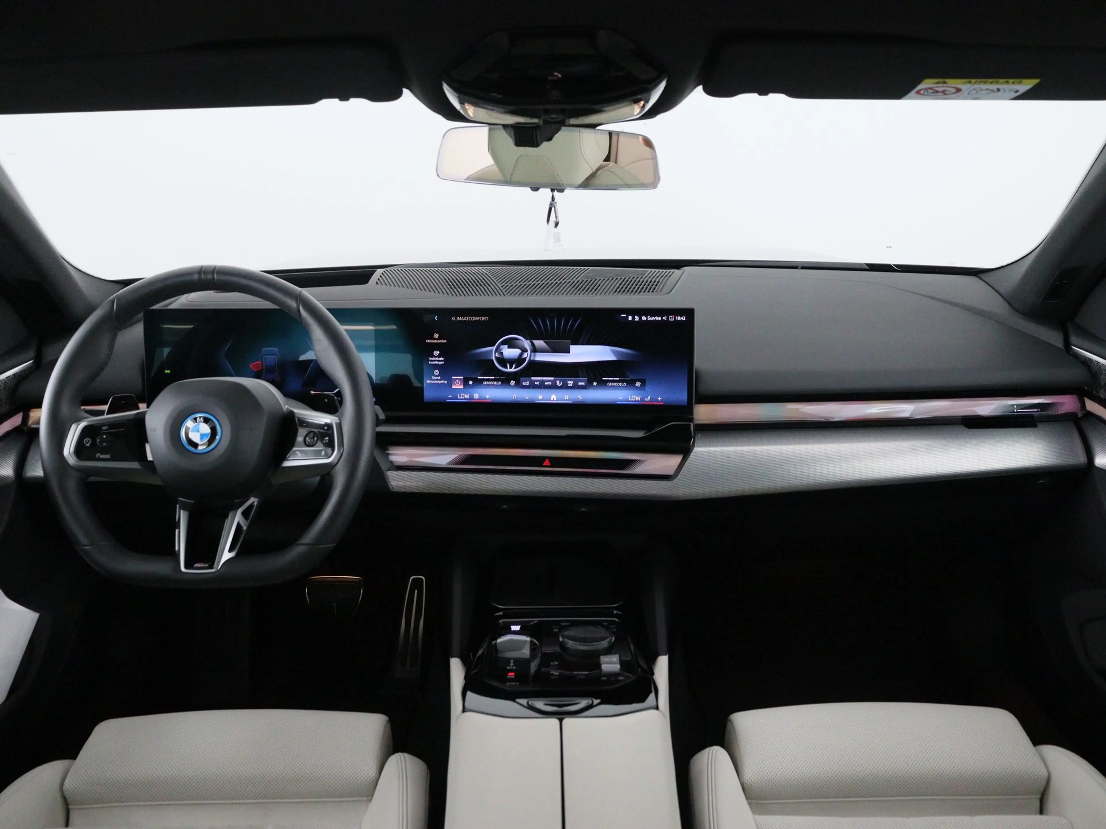 BMW 550 5 Serie 550e Touring xDrive — photo 15