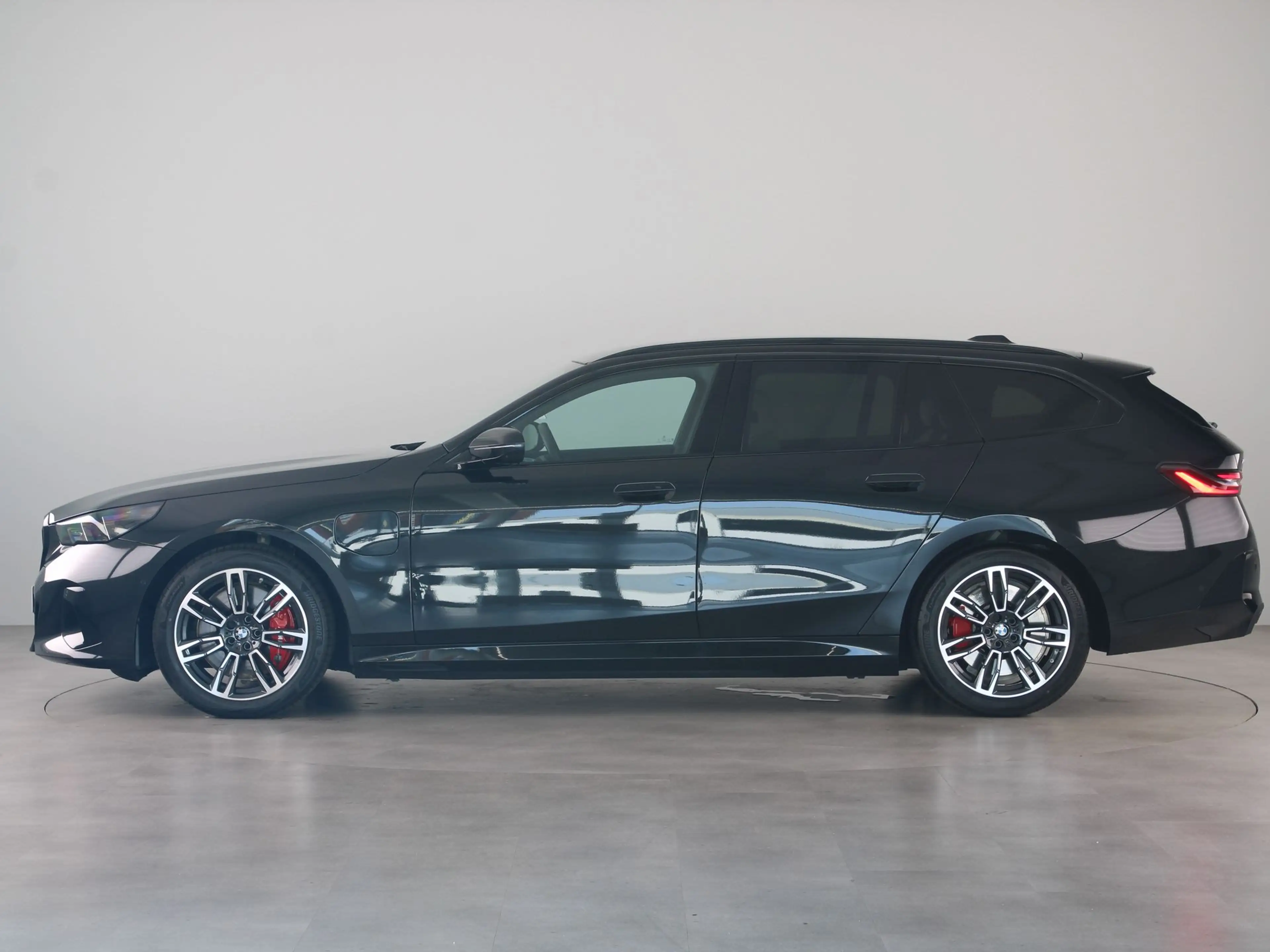 BMW 550 5 Serie 550e Touring xDrive — photo 14