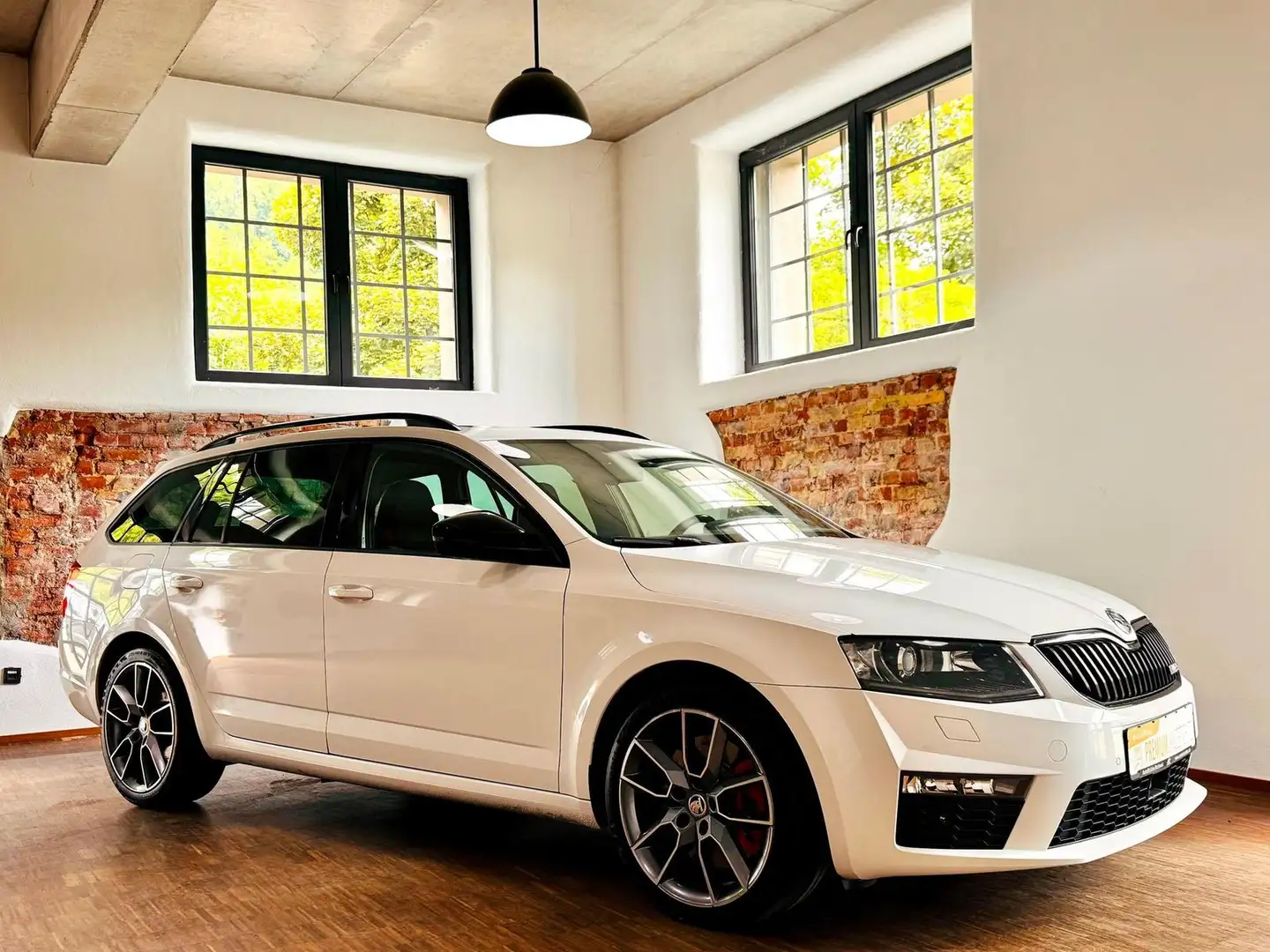 Skoda Octavia Combi RS 2.0 TSI DSG Pano Kessy Canton Wit - 2