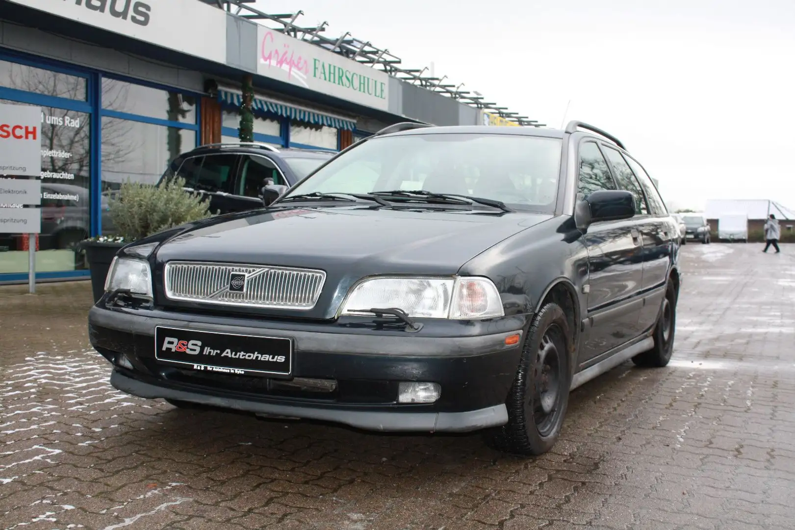 Volvo V40 2.0 Automatik Schwarz - 1