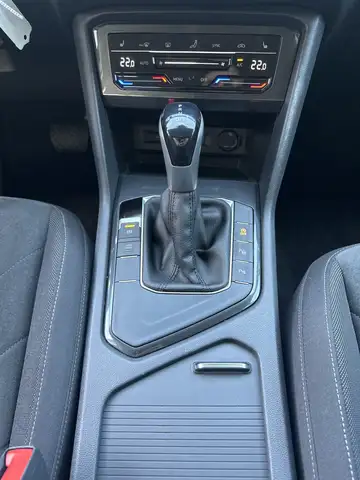 Volkswagen Tiguan view 18