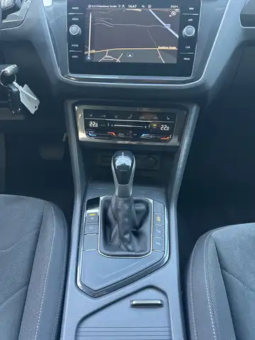 Volkswagen Tiguan view 17