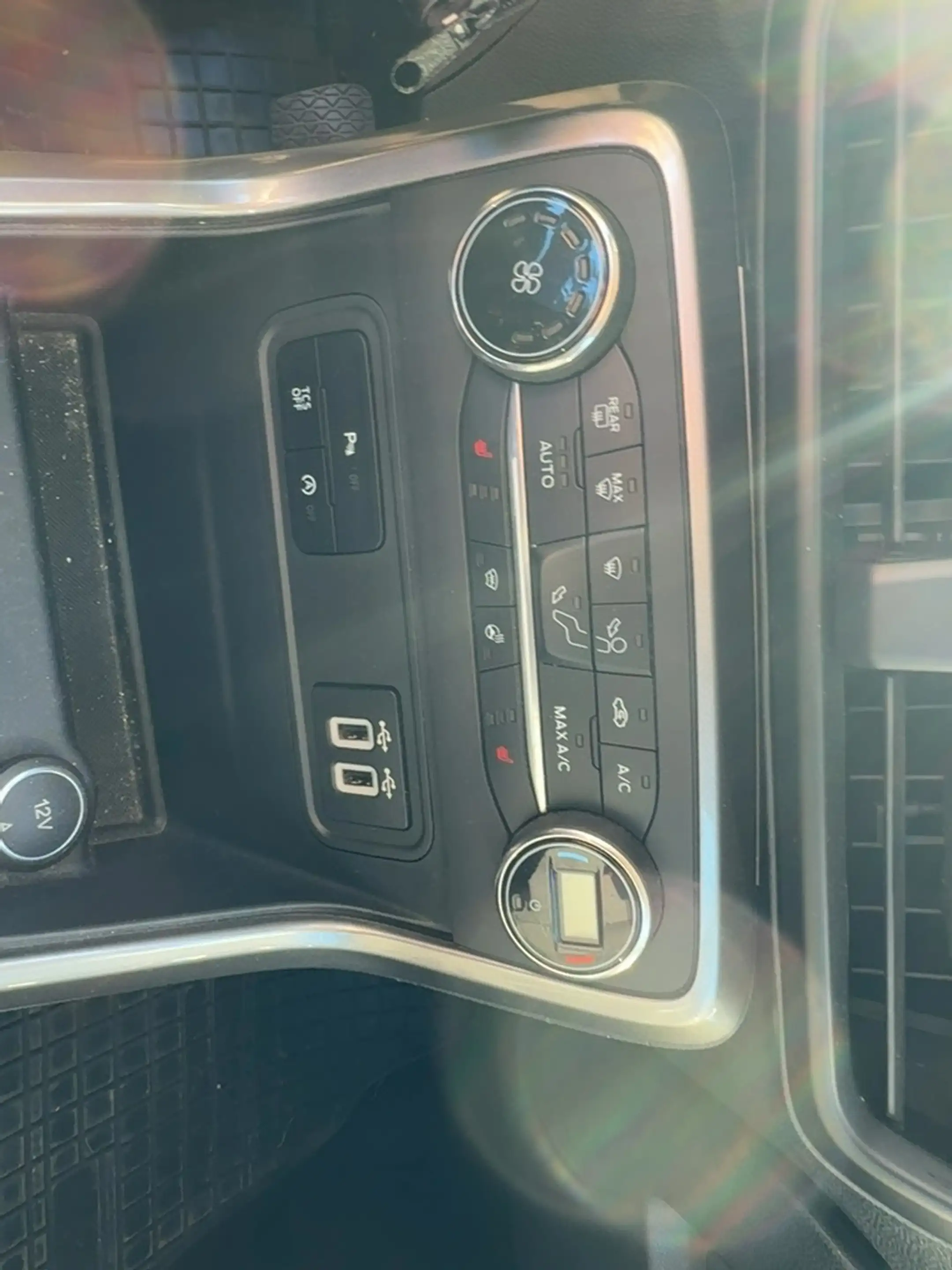 Ford EcoSport Cool — photo 13