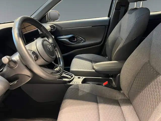 Toyota Yaris Cross view 10