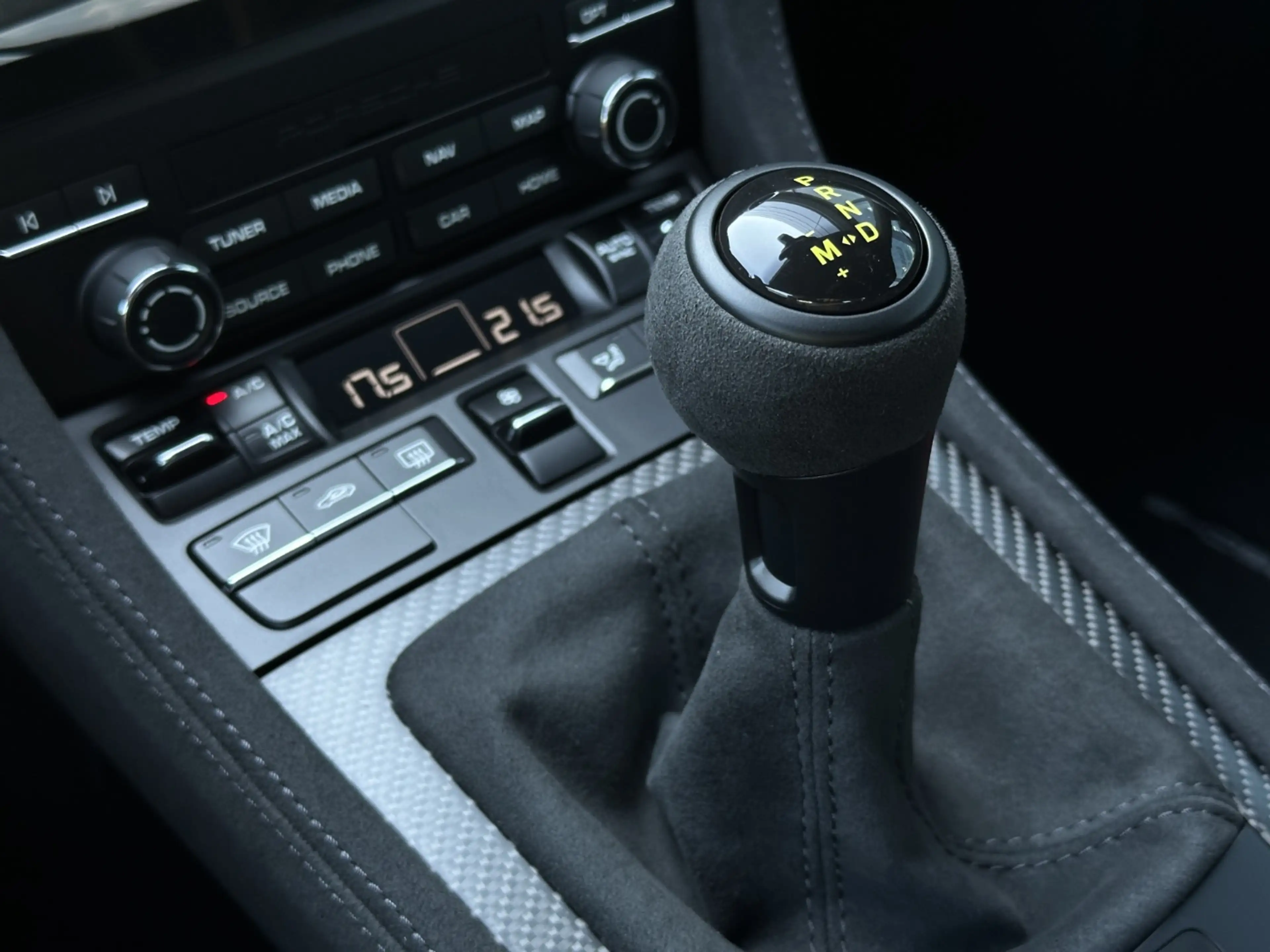 Porsche Boxster Spyder RS 718 Liftsystem Weissach Paket — photo 11