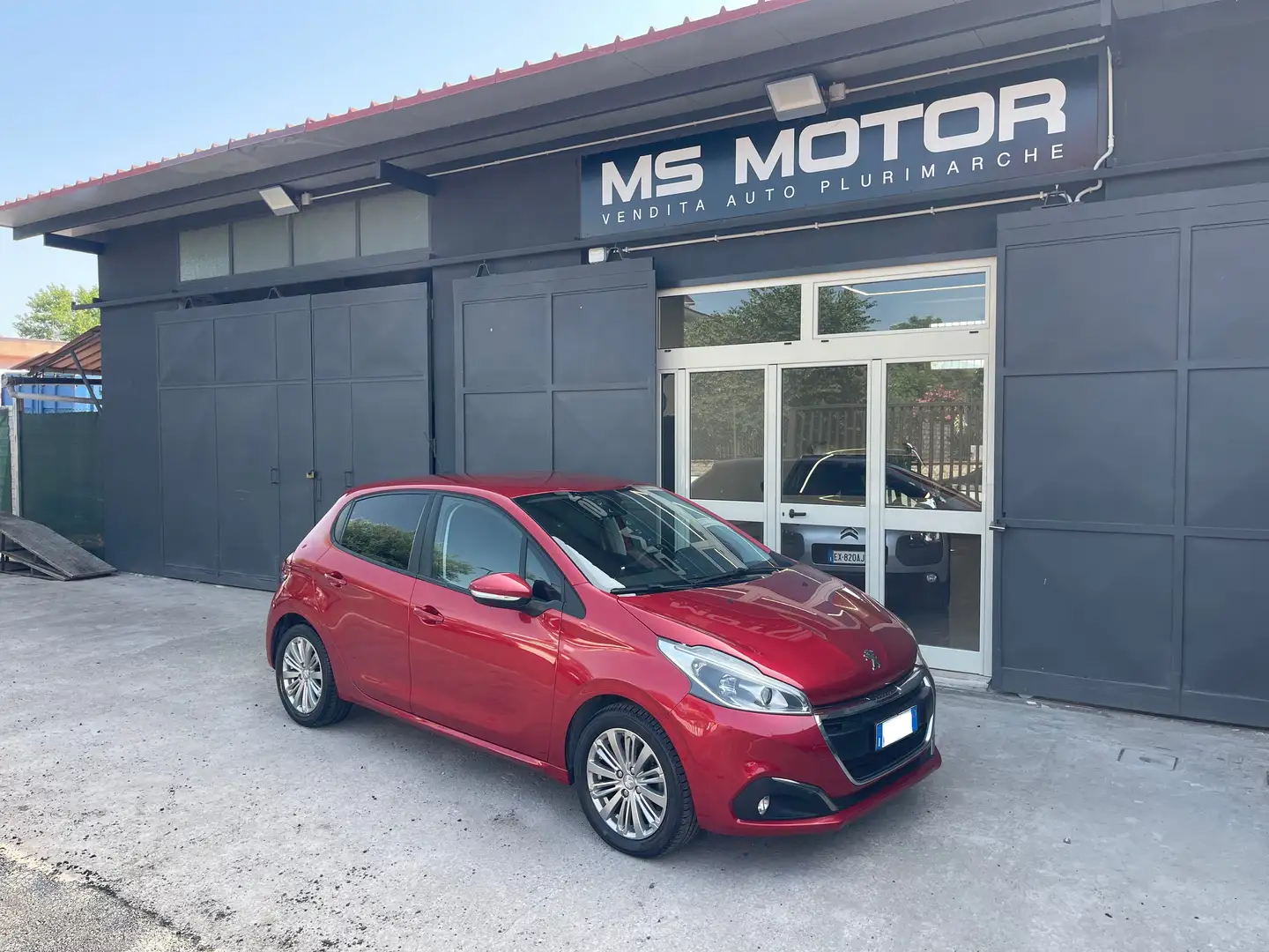 Peugeot 208 1.2 puretech Allure Rouge - 1