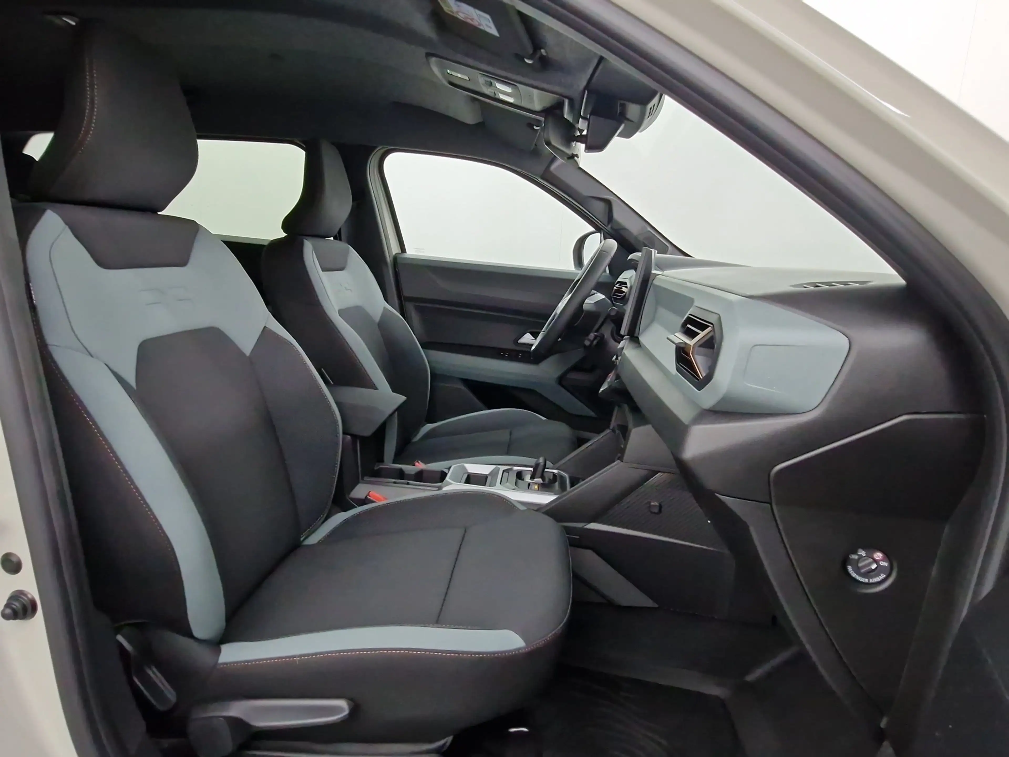 Dacia Duster Extreme Hybrid 155 Technik City — photo 12