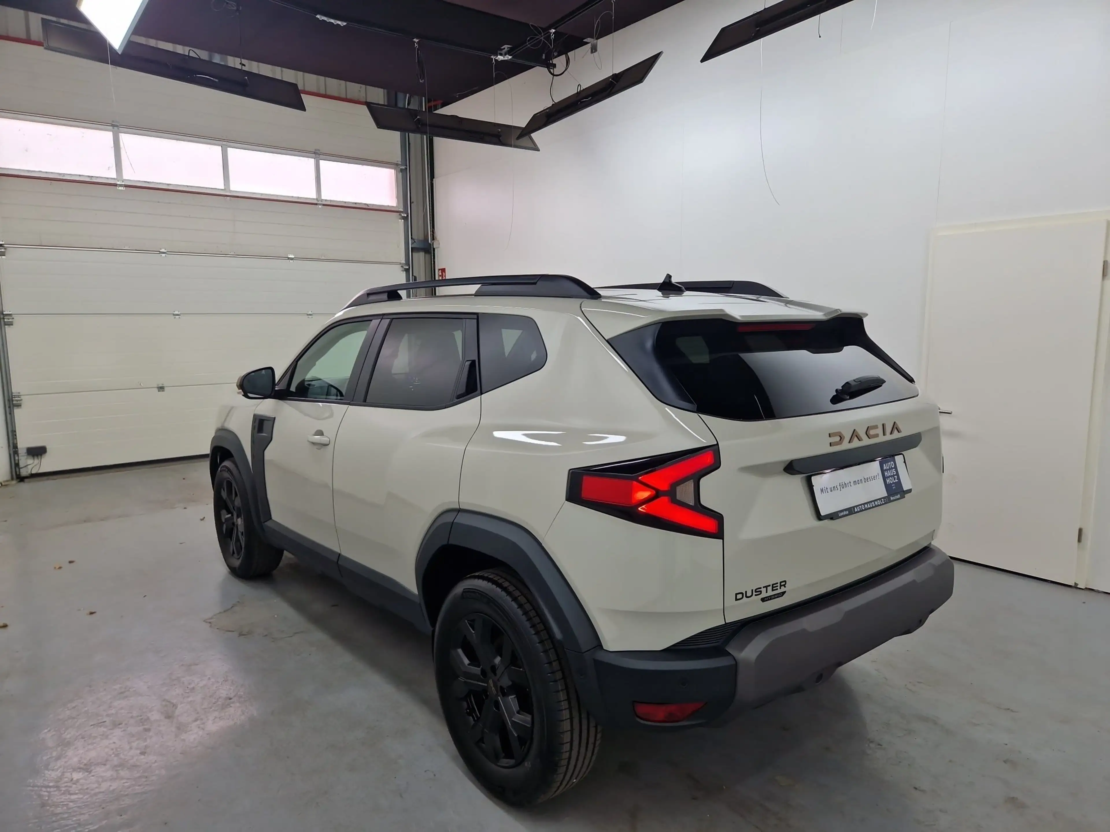 Dacia Duster Extreme Hybrid 155 Technik City — photo 2