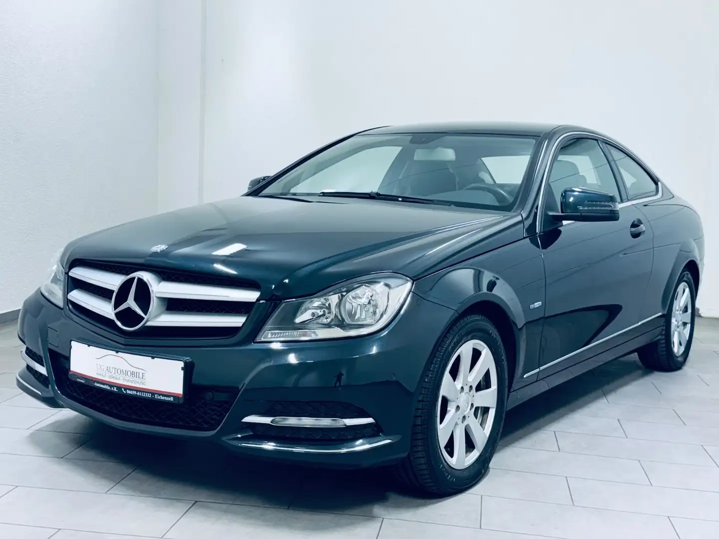 Mercedes-Benz C 180 C -Klasse Coupe  CGI BlueEfficiency * NAVI Zwart - 1