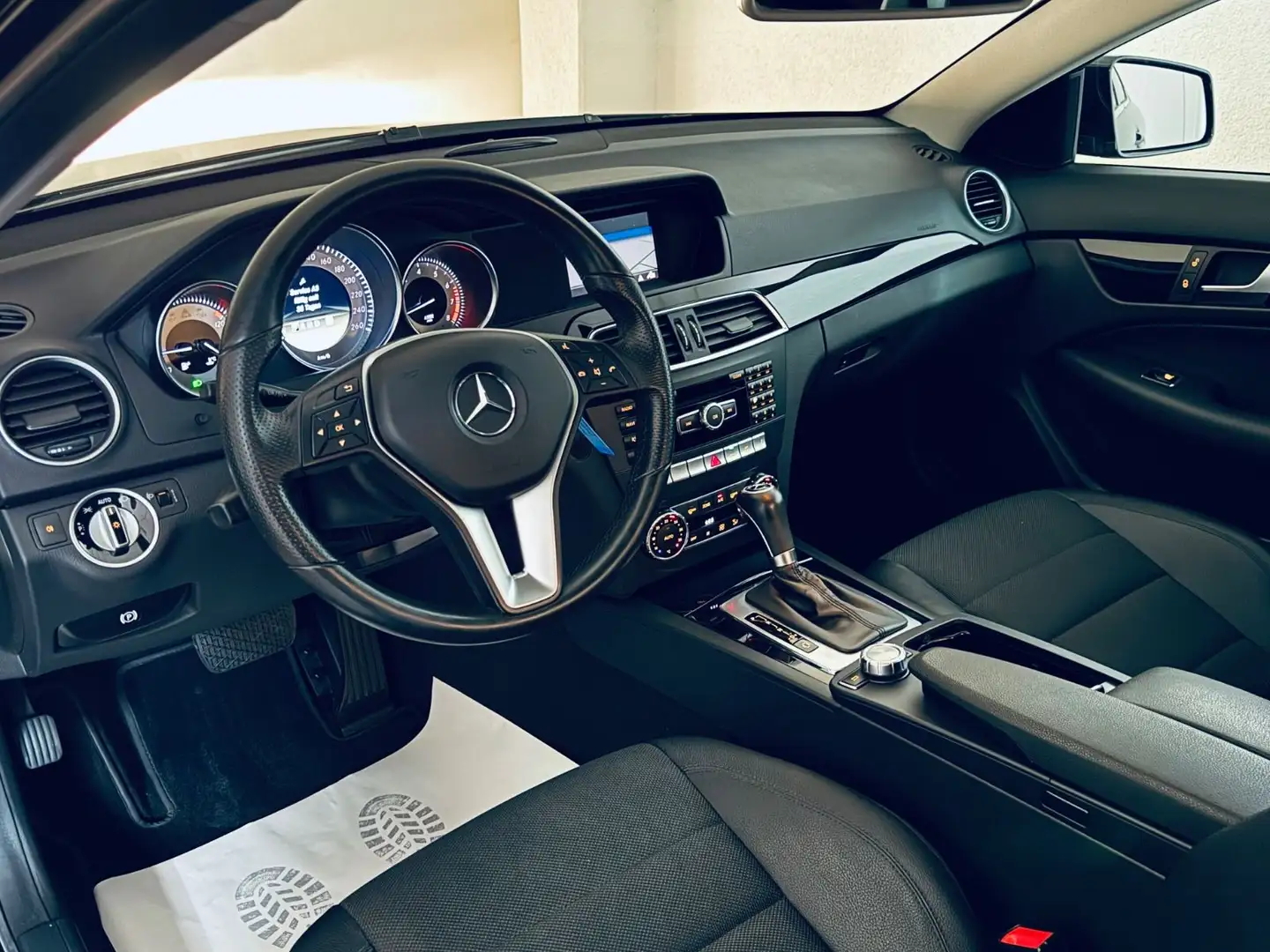 Mercedes-Benz C 180 C -Klasse Coupe  CGI BlueEfficiency * NAVI Zwart - 2