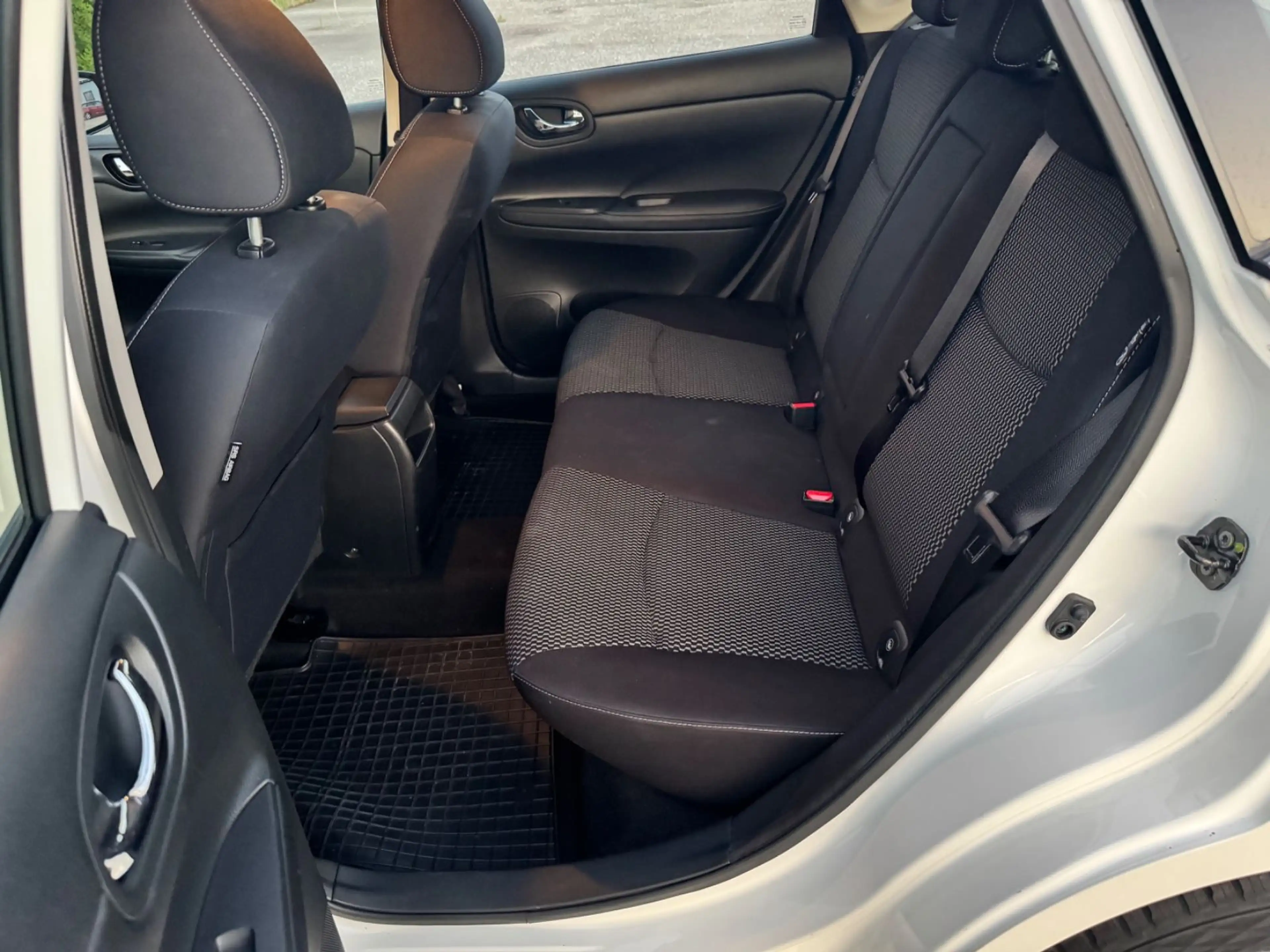 Nissan Pulsar Acenta — photo 14