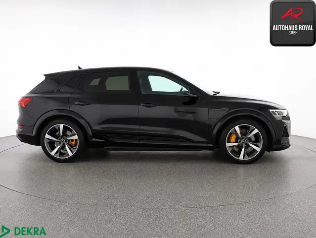 Audi E-Tron view 6