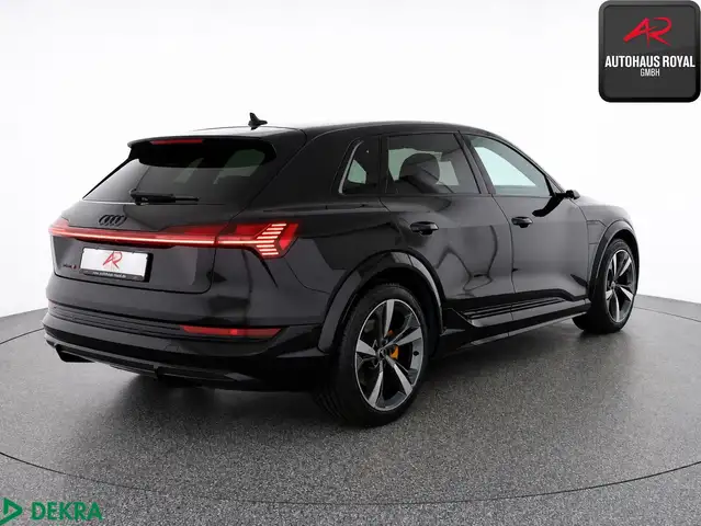 Audi E-Tron view 5