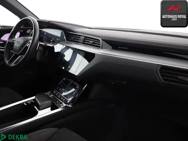 Audi E-Tron view 10