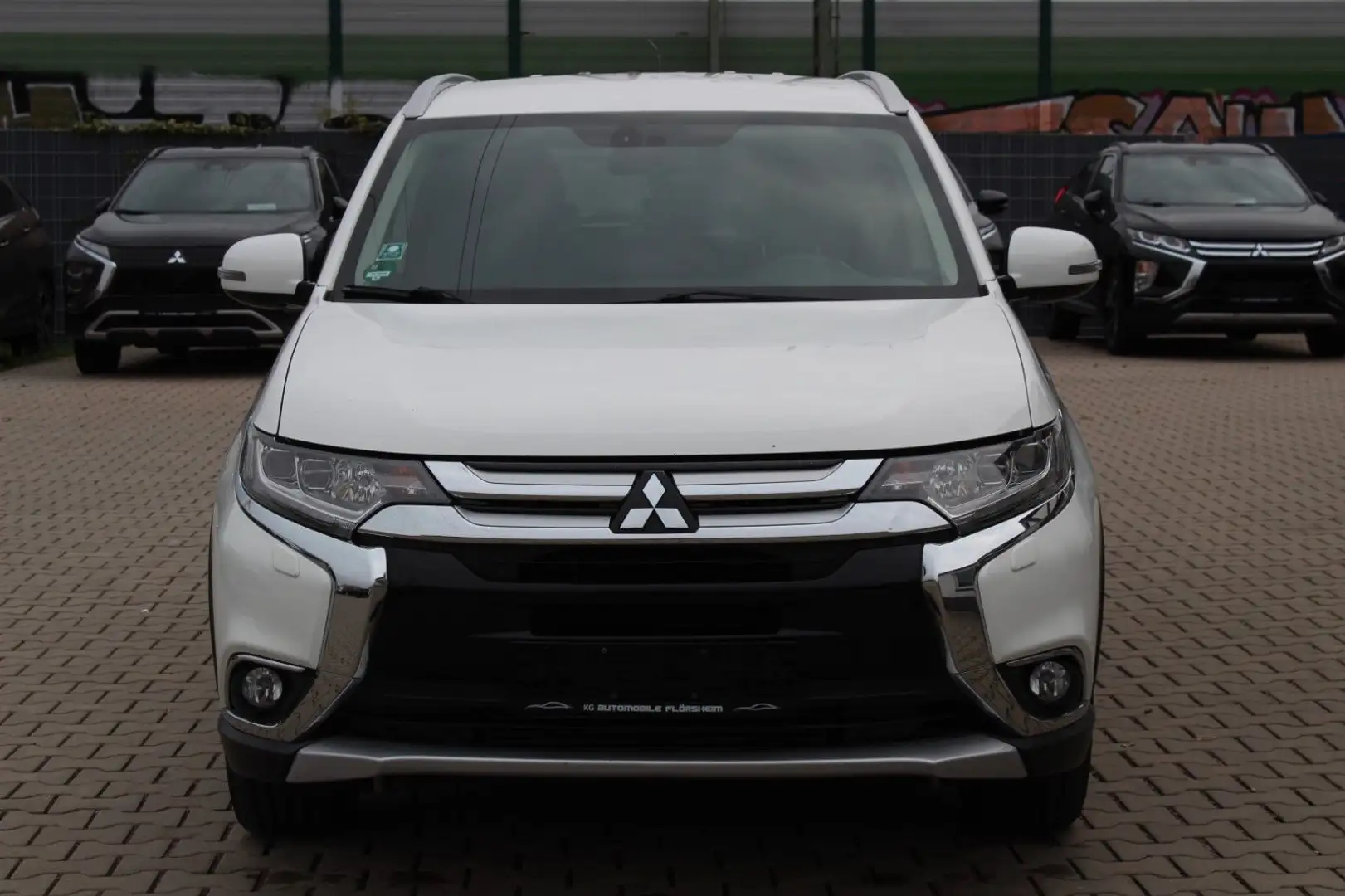 Mitsubishi Outlander 2.2 Star+ 4WD Aut. AHK Weiß - 2
