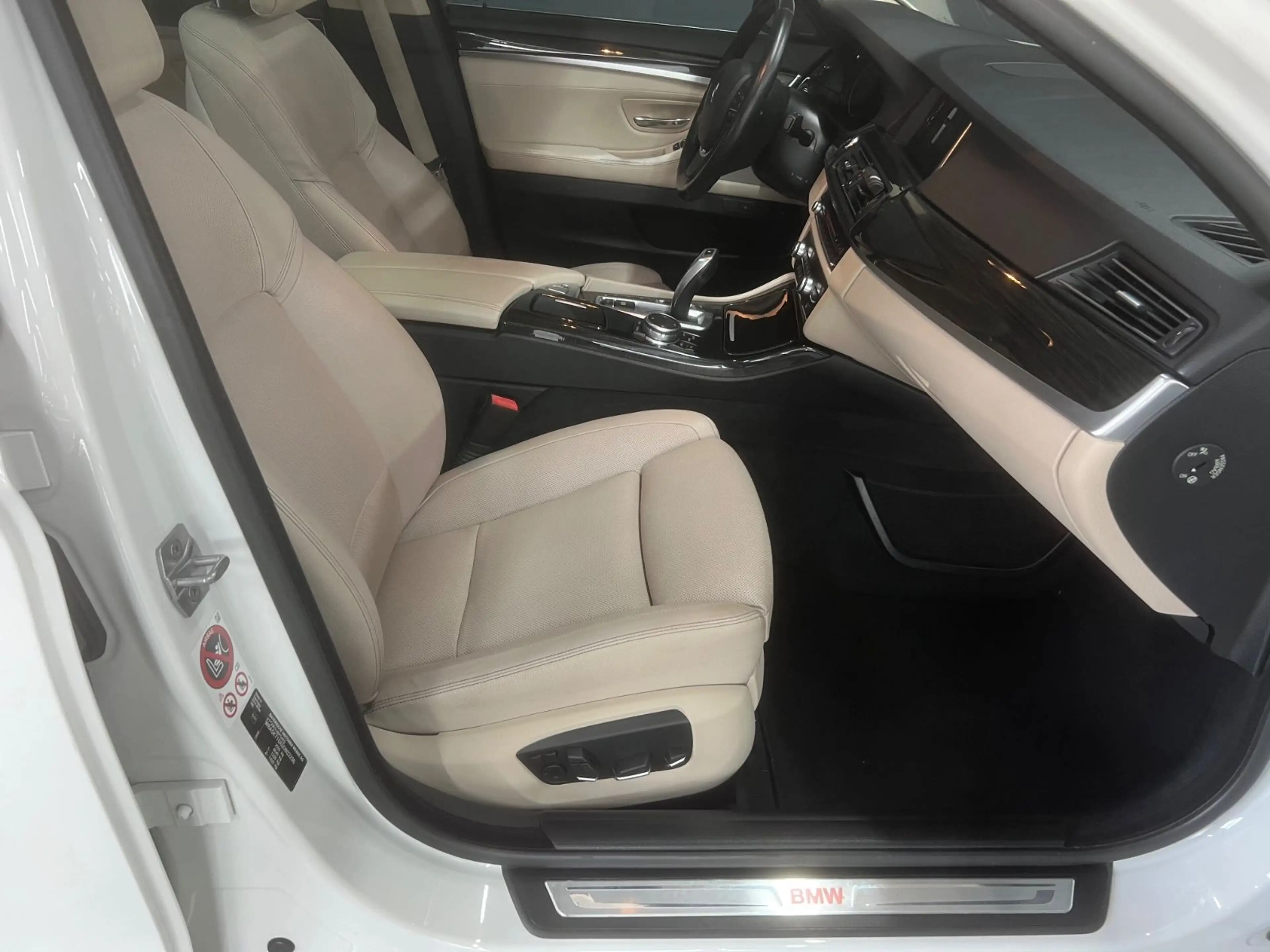 BMW 535 d xDrive Pano HUD H&K 360° AHK Softclose LED — photo 15