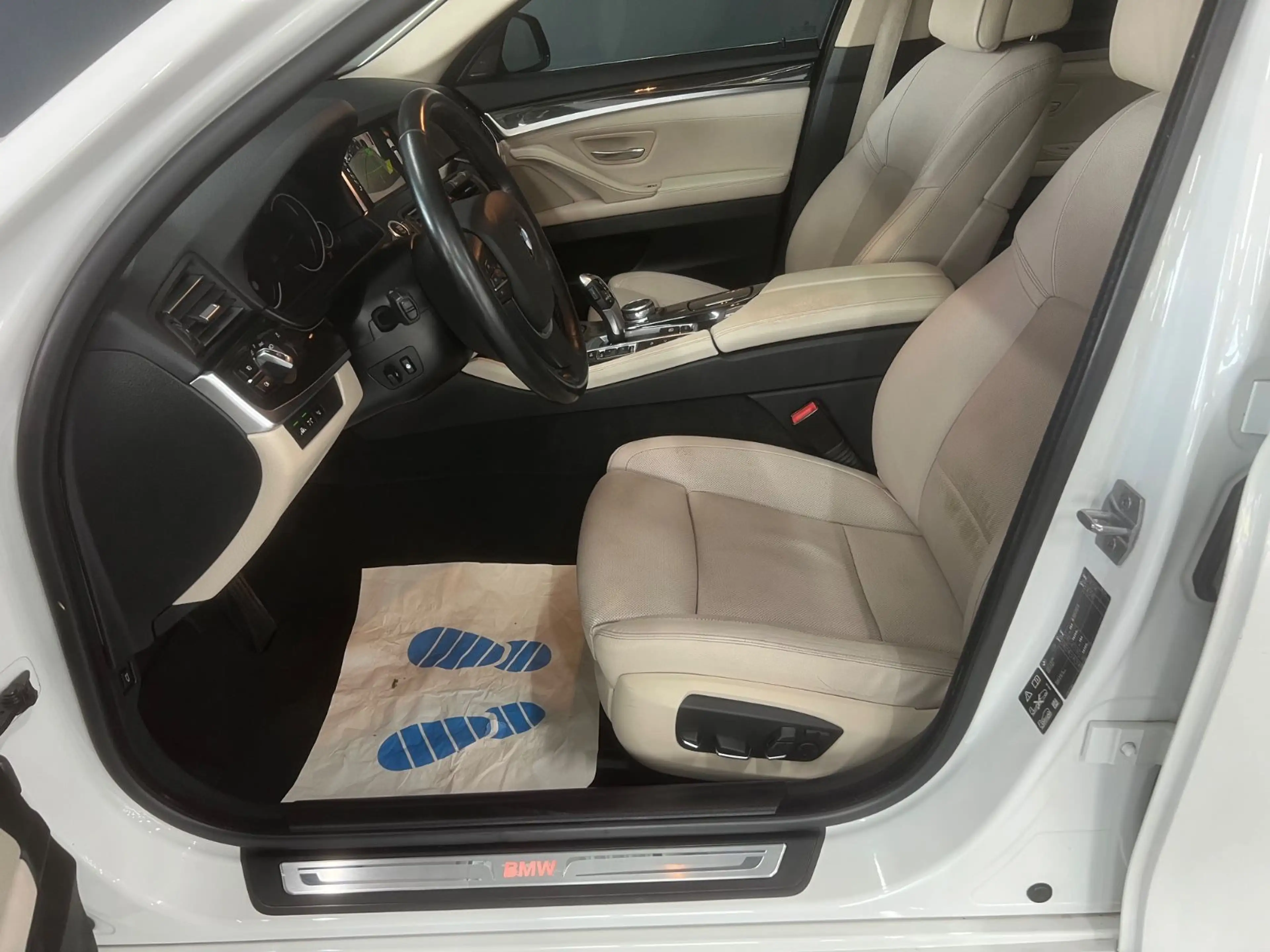 BMW 535 d xDrive Pano HUD H&K 360° AHK Softclose LED — photo 8