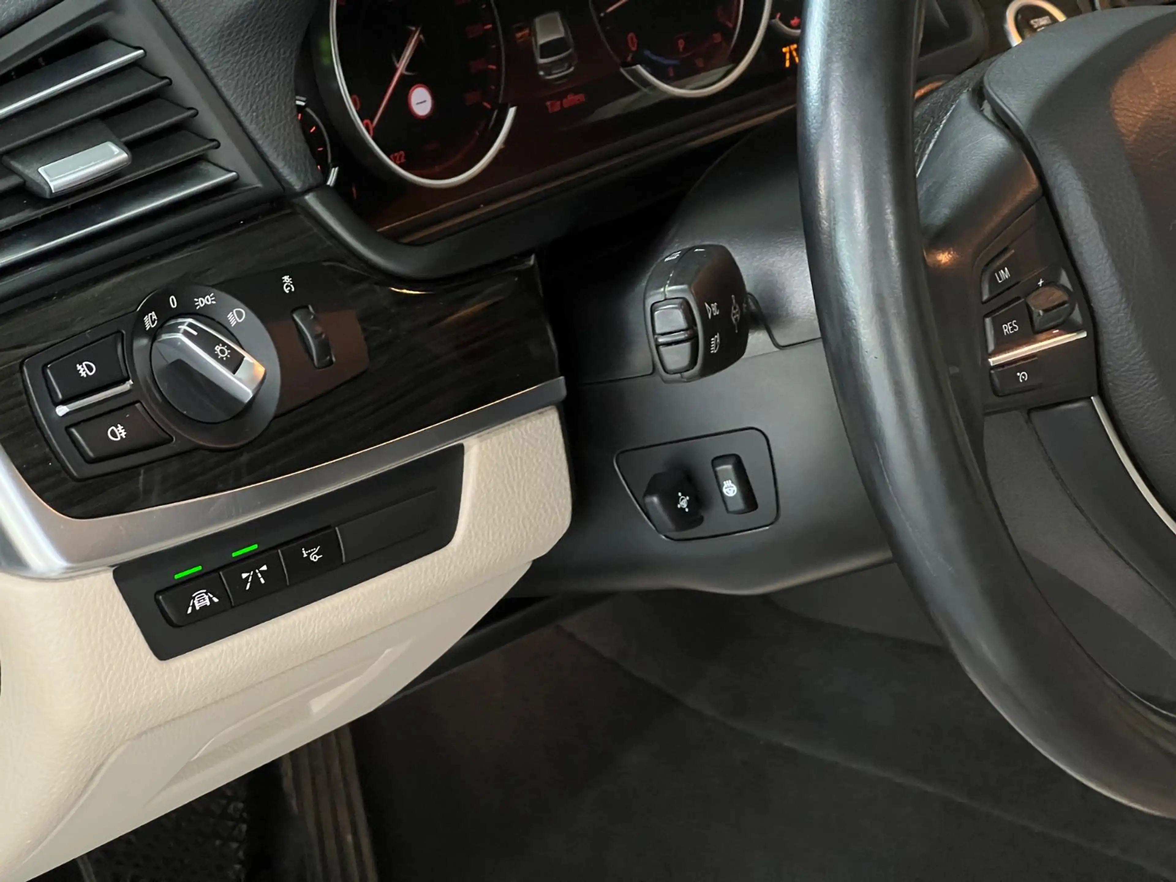 BMW 535 d xDrive Pano HUD H&K 360° AHK Softclose LED — photo 10