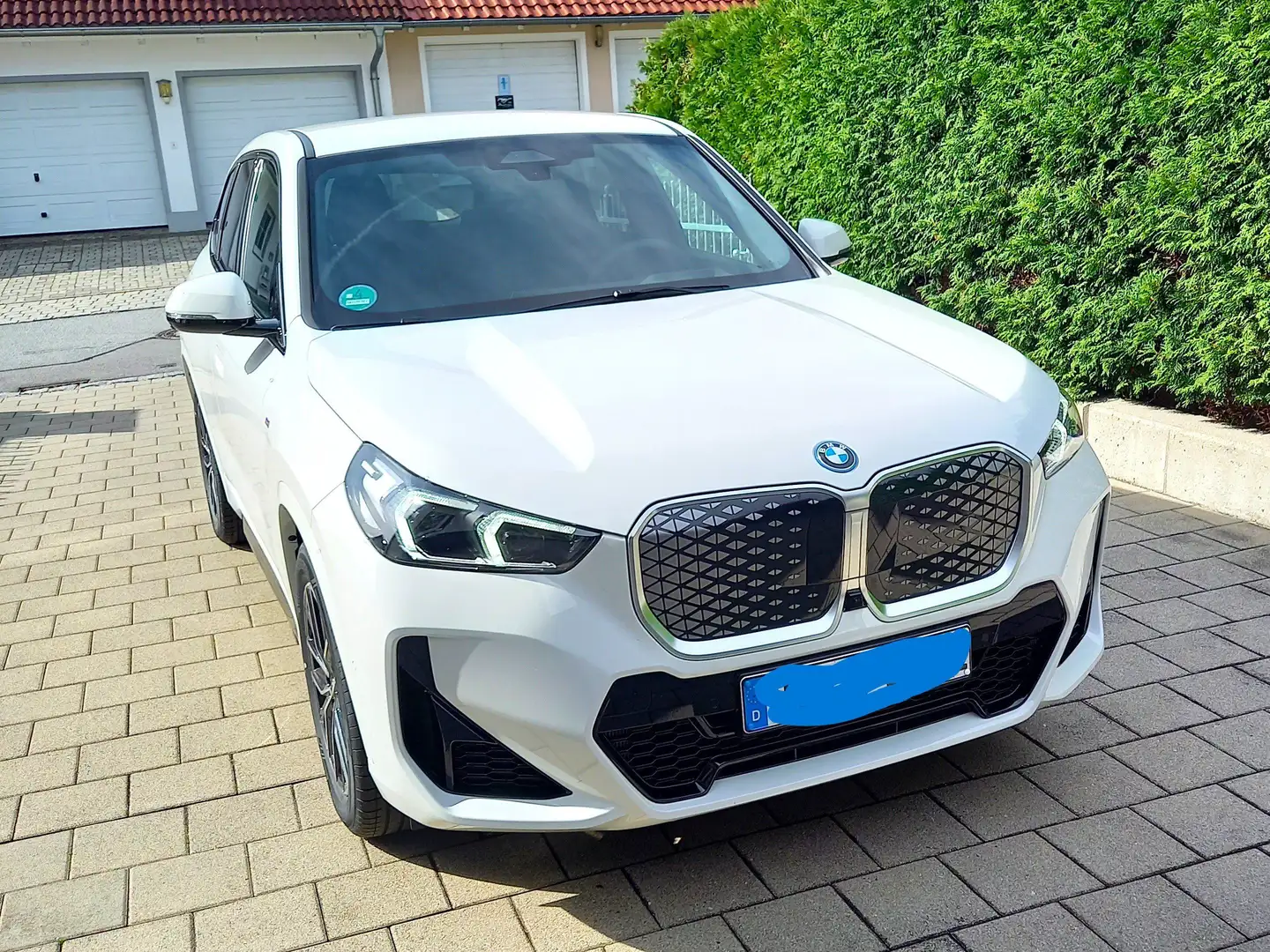 BMW iX1 iX1 eDrive20 M Sportpaket Weiß - 1