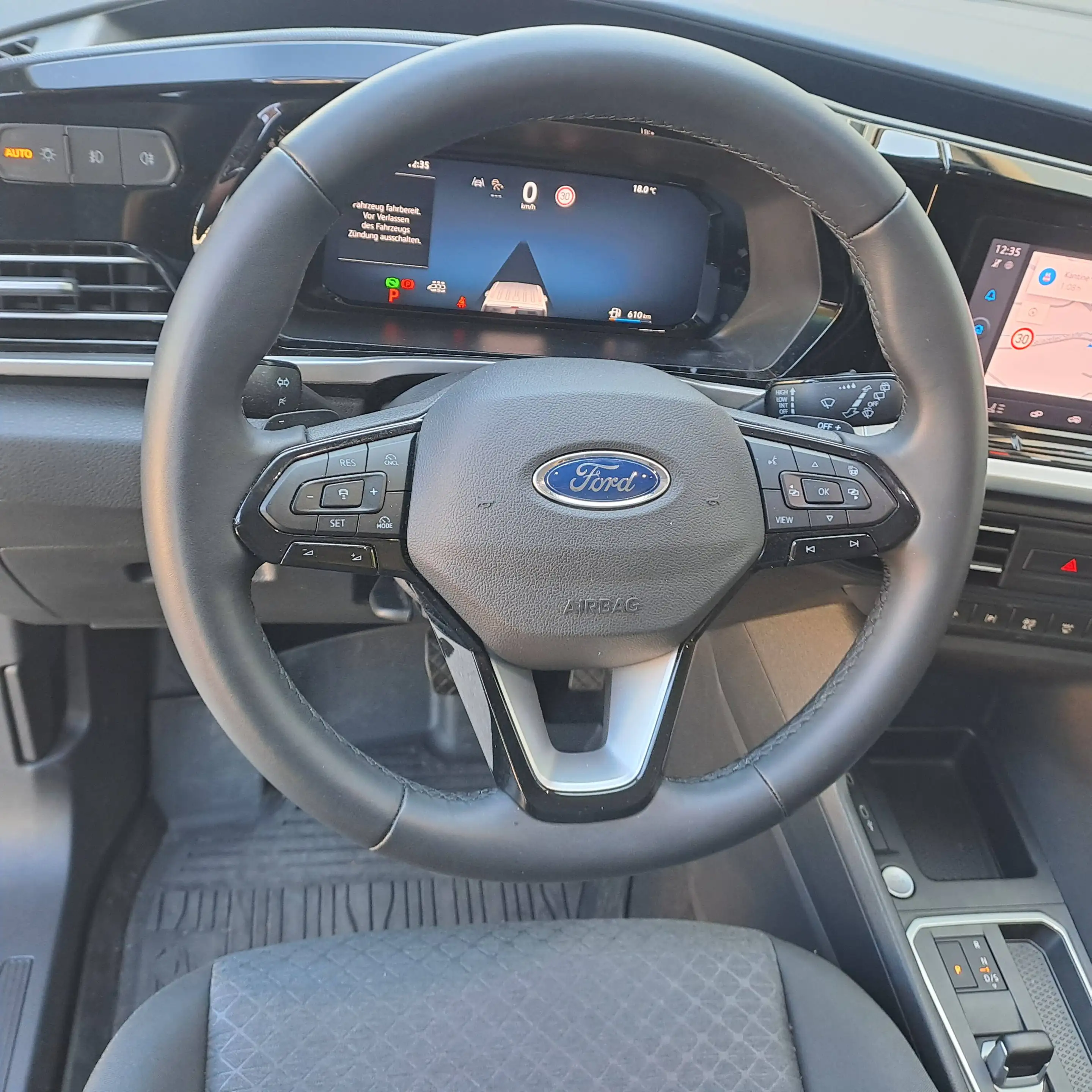 Ford Tourneo Connect Titanium L2H1 — photo 9