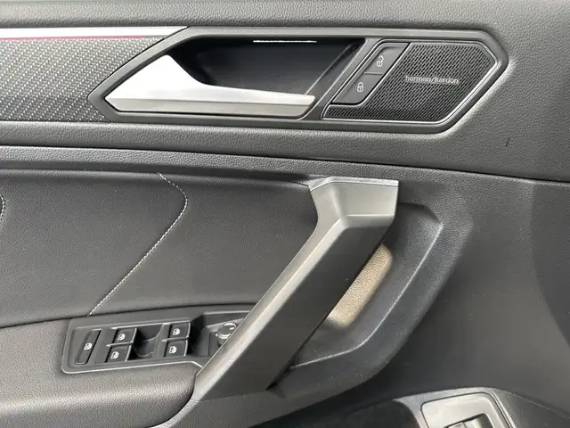 Volkswagen Tiguan Allspace view 11