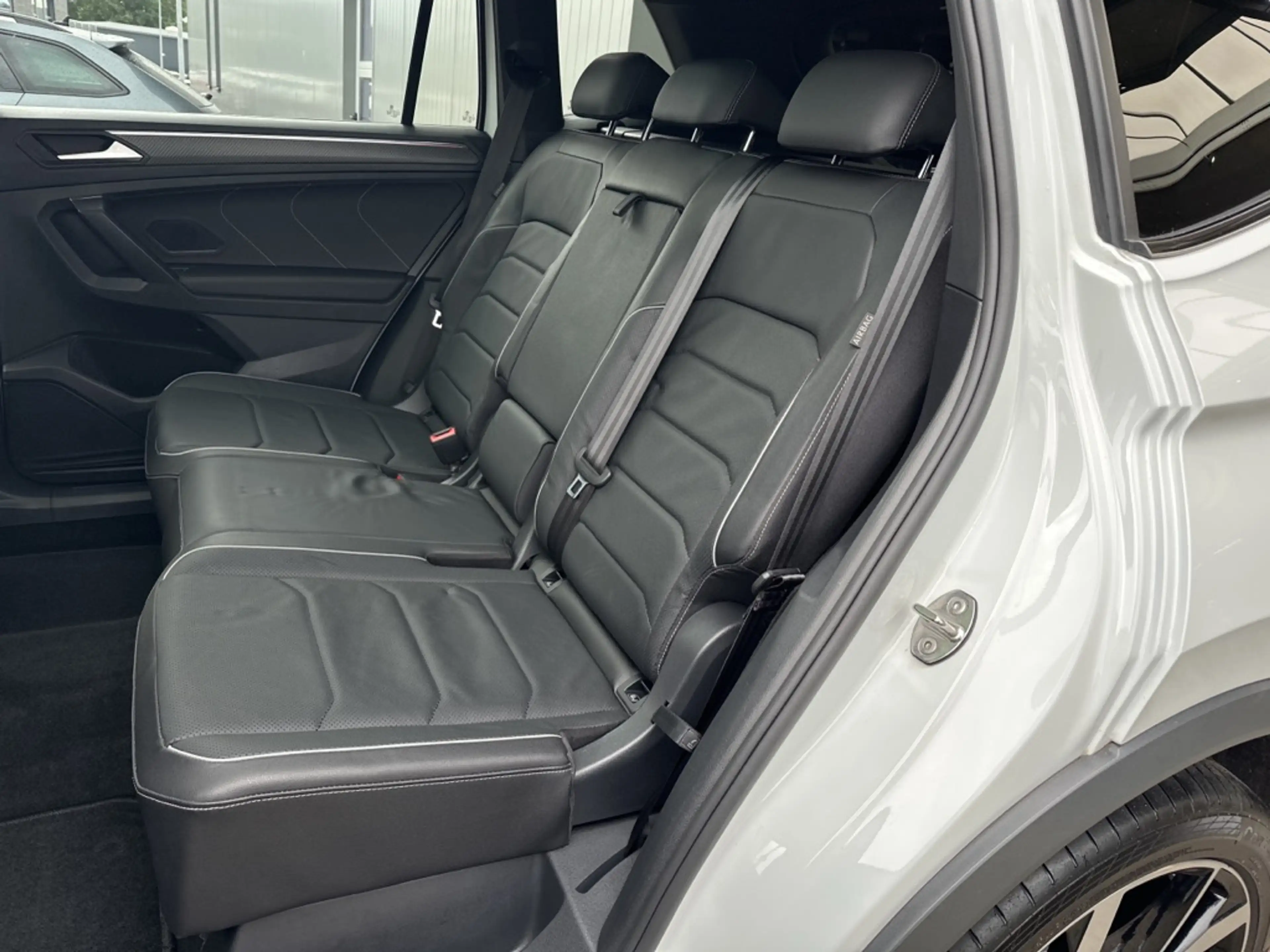 Volkswagen Tiguan Allspace R-Line 4M NAV+IQLIGHT+PANORAMA+20ZOLL+H&K+AHK+VC — photo 15