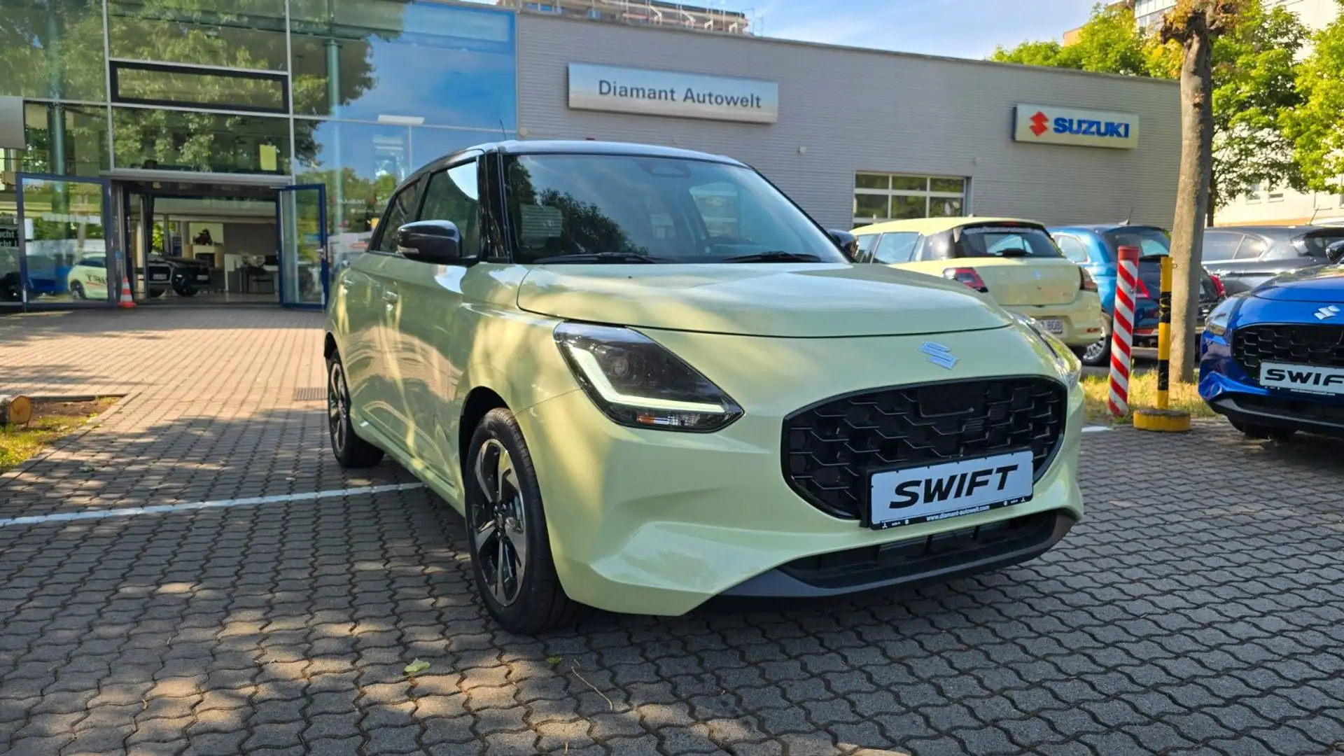 Suzuki Swift 1.2 Comfort+ Hybrid  CVT Jaune - 2