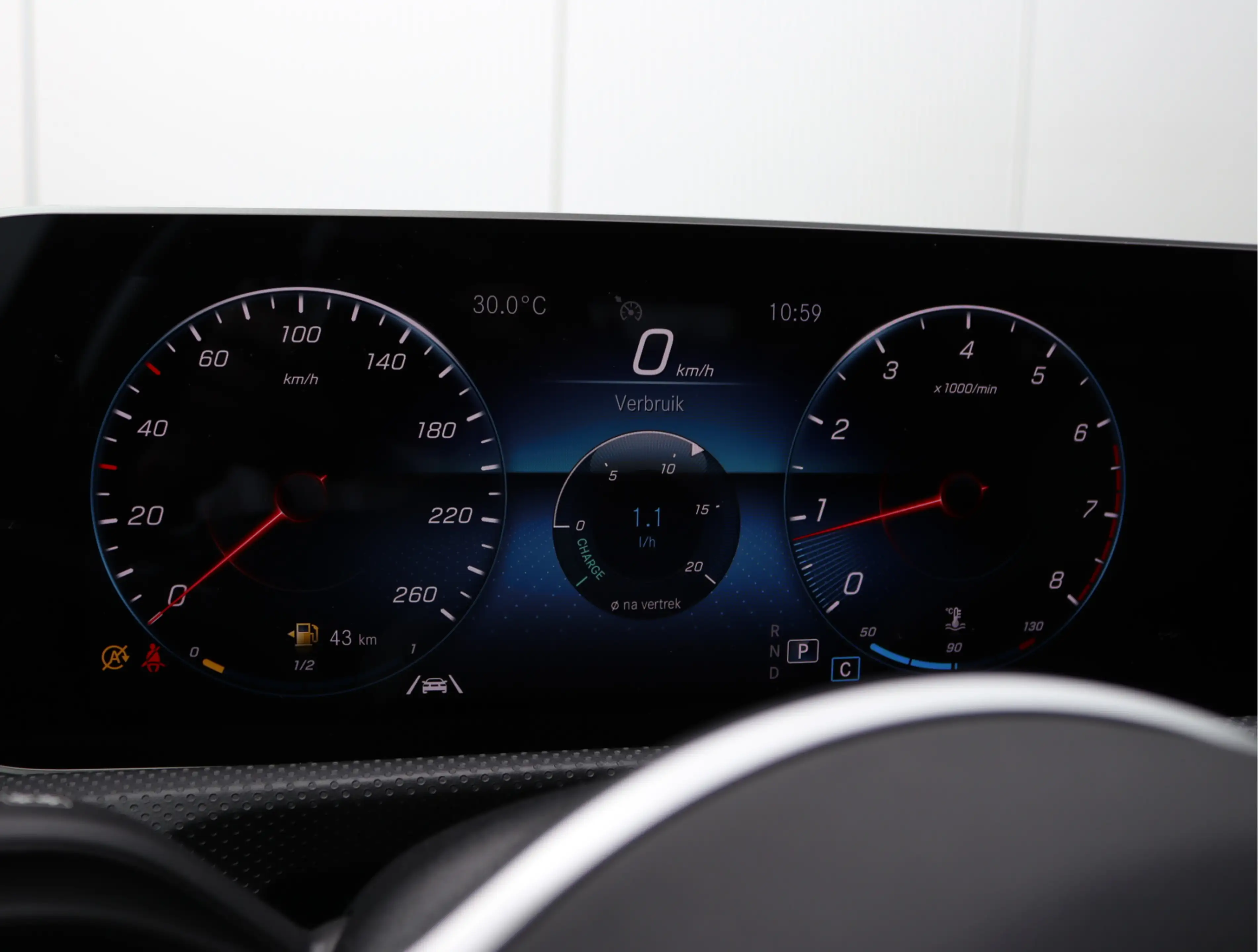 Mercedes-Benz A 220 Launch Edition | Widescreen | Camera | Org. NL — photo 33