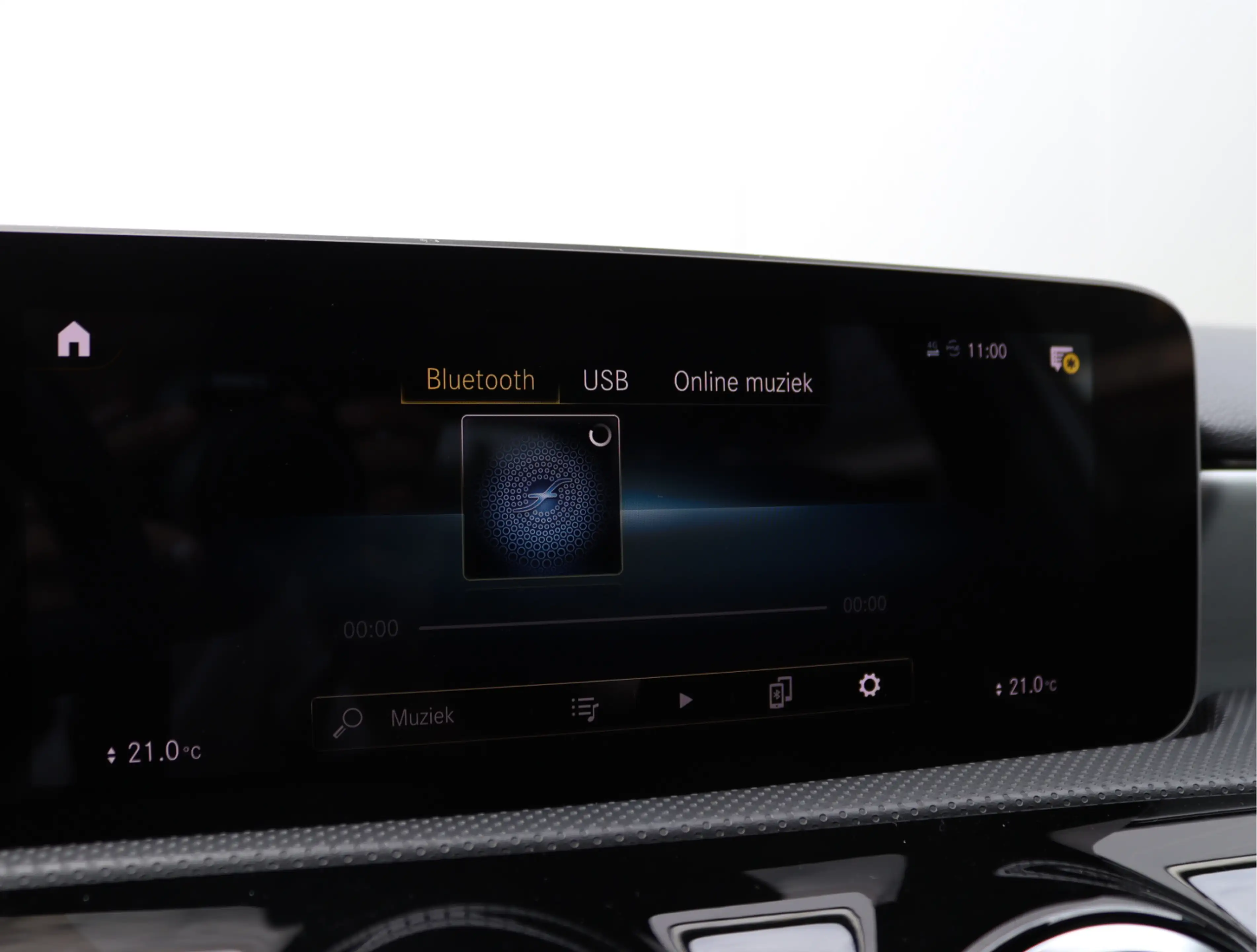 Mercedes-Benz A 220 Launch Edition | Widescreen | Camera | Org. NL — photo 40